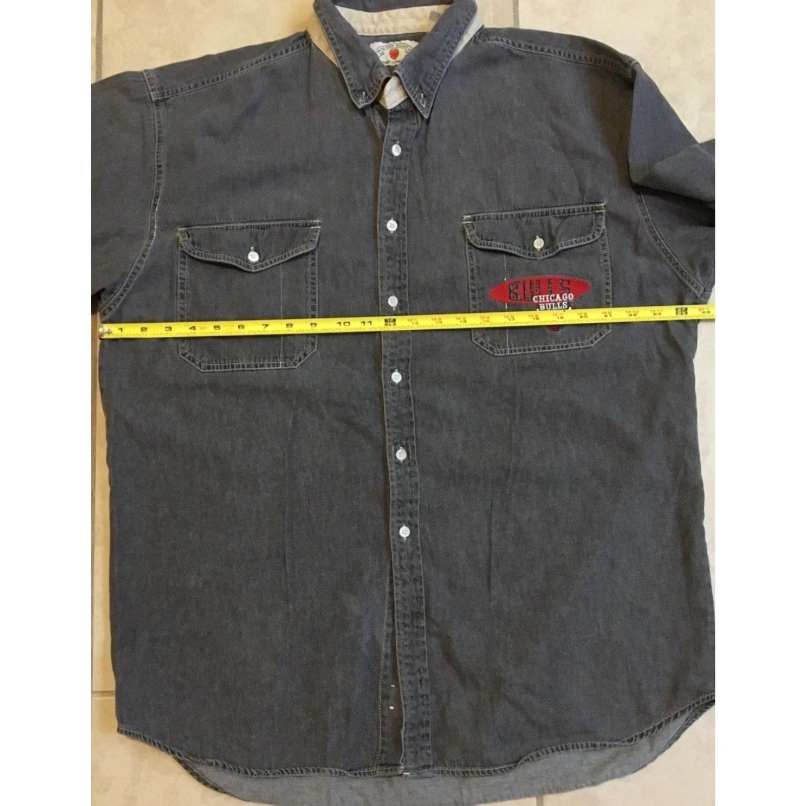 Jordan Brand VINTAGE Chicago Bulls Denim Shirt XL Gray Nike Shirt Mens 90s Grunge Basketball Michael Jordan 80s Biker Punk Rock USA Retro Distressed Size US XL / EU 56 / 4 - 5 Thumbnail