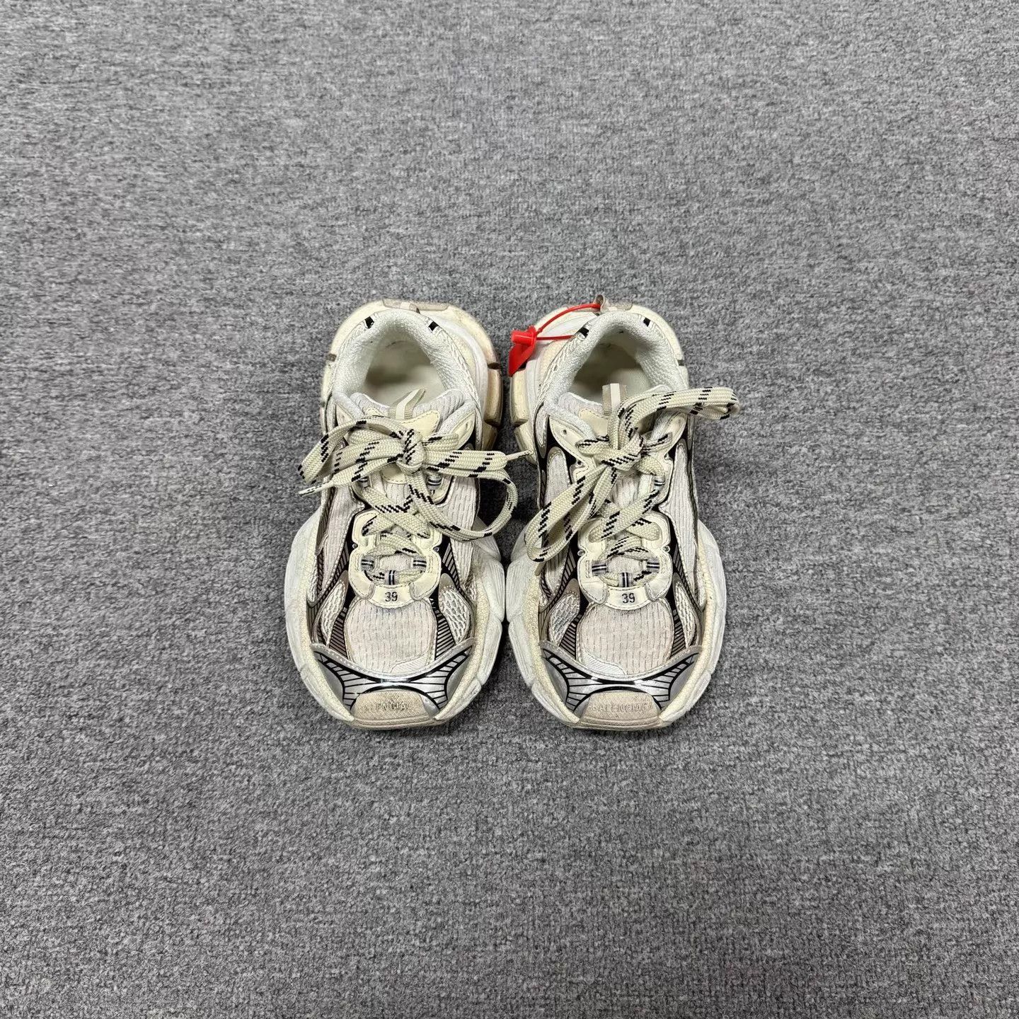 Balenciaga Balenciaga Distressed Dad Shoe 39 98 New Size US 9 / IT 39 - 3 Thumbnail