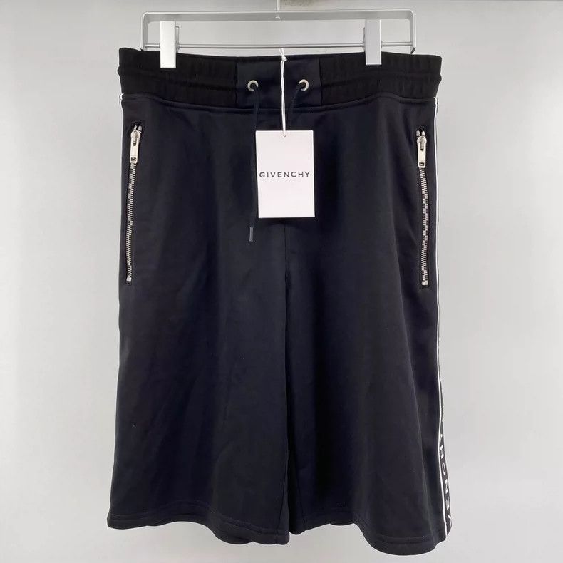 Givenchy Givenchy SizeS Side four-square lettering shorts Size US 31 - 1 Thumbnail
