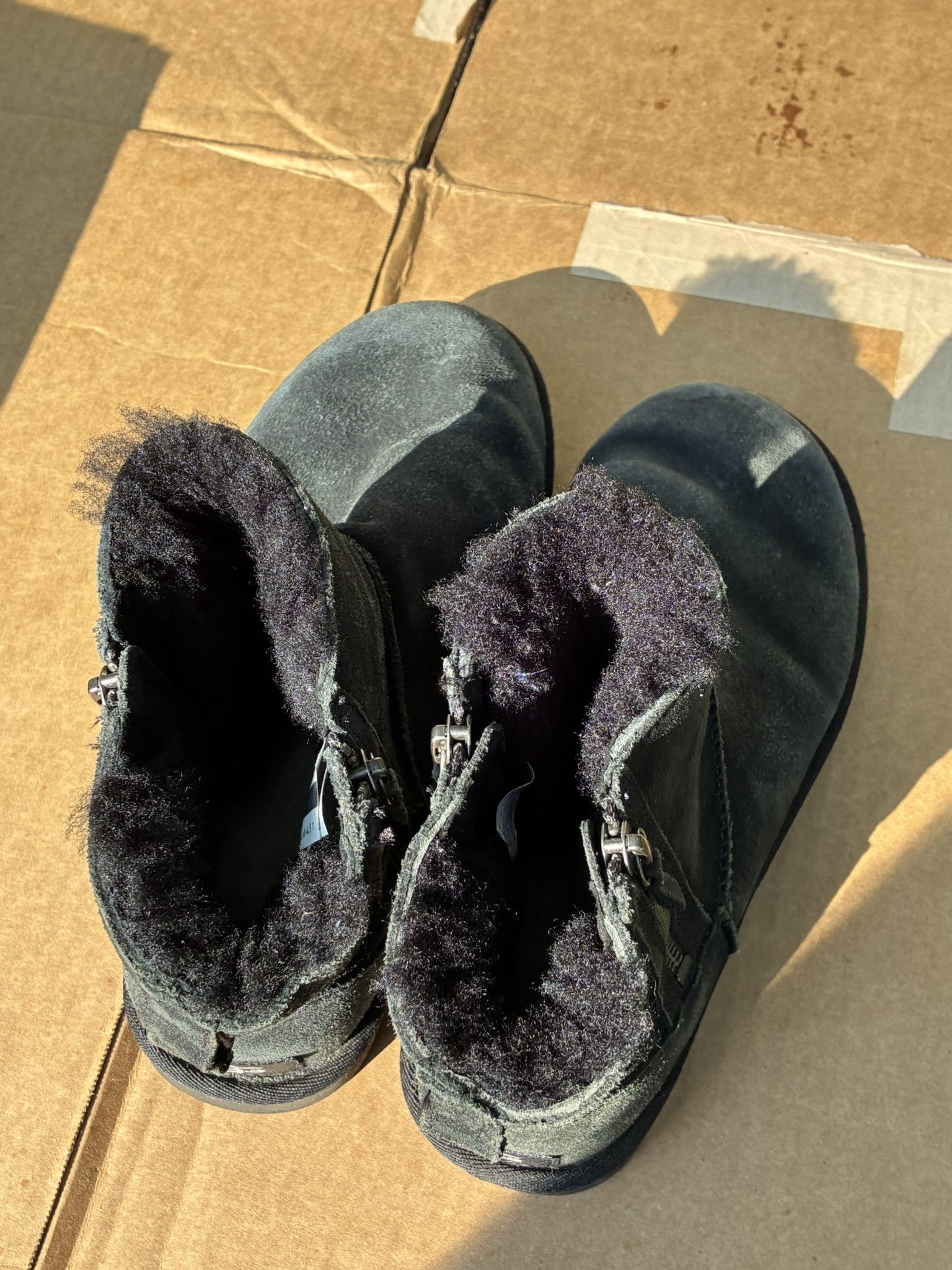Ugg UGG Classic Mini Double Zip Black 1118853 Size US 6 / IT 36 - 4 Thumbnail