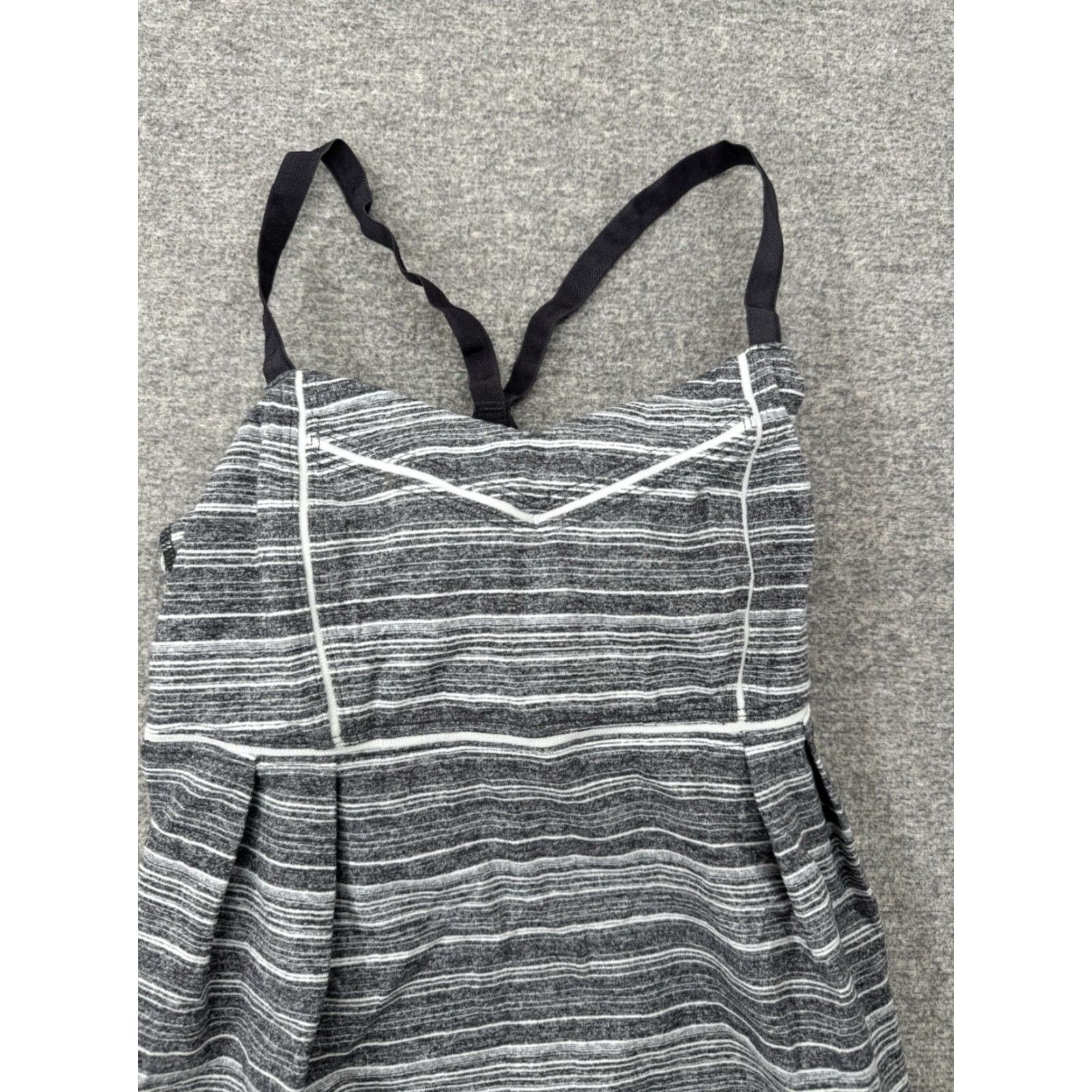 Lululemon Lululemon Striped Strappy Gray Tank Top Women’s 4 Striped Tank Activewear Racerback Loose Fit Size S / US 4 / IT 40 - 2 Thumbnail