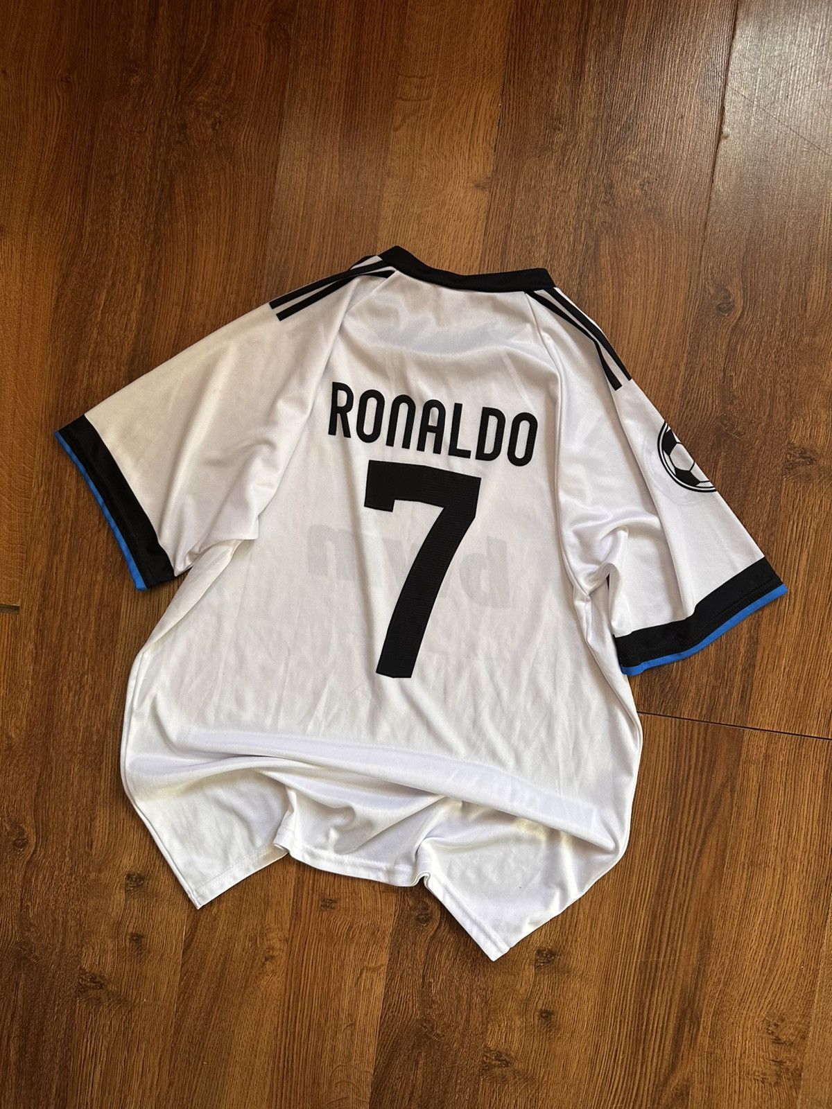 Japanese Brand Vintage Real Madrid Jersey – BWIN Era ⚽️ Size: S Size US S / EU 44-46 / 1 - 3 Thumbnail