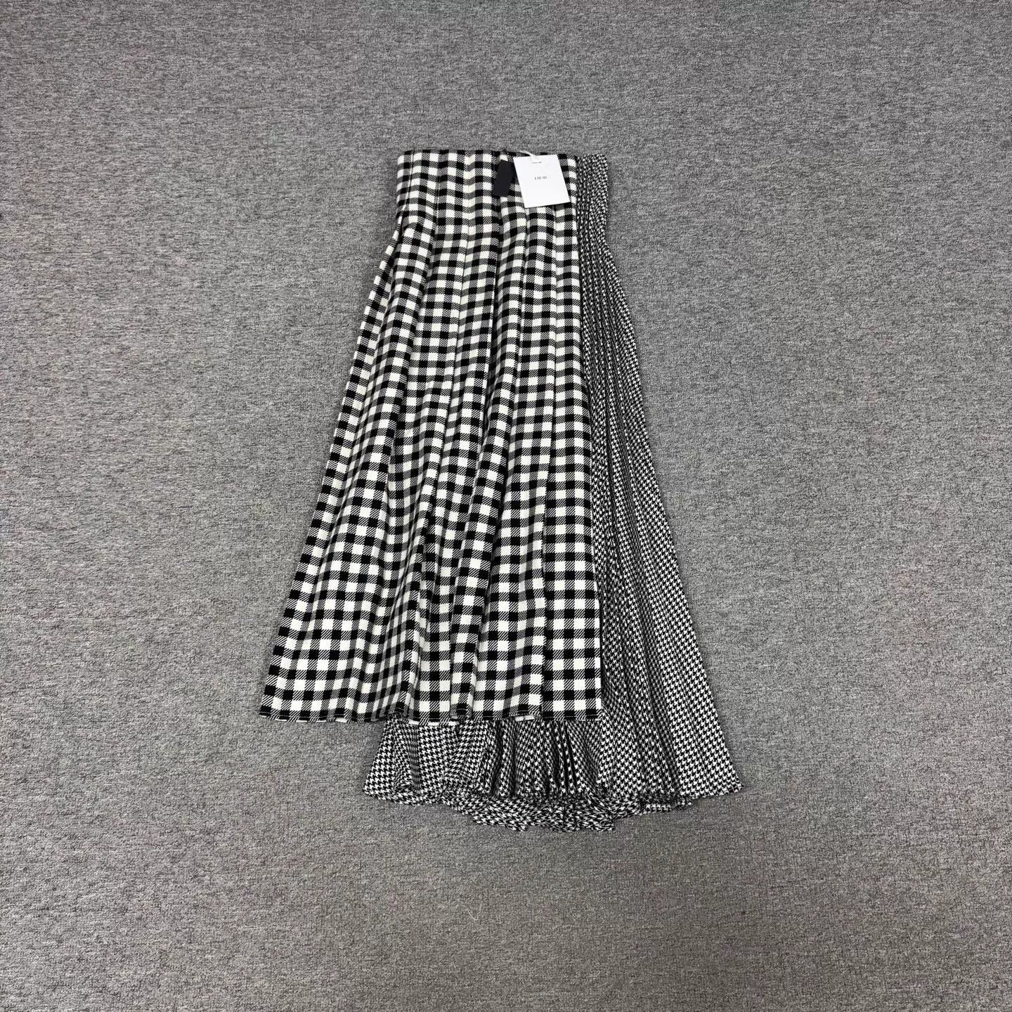 Dior Dior Asymmetric Black White Plaid Pleated Skirt Size 26" / US 2 / IT 38 - 1 Thumbnail