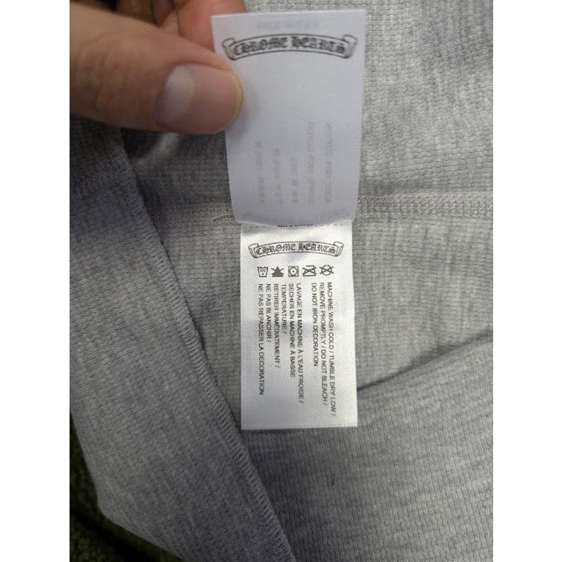 Chrome Hearts o1rshd1 Scroll Logo Long-Sleeve T-Shirt in Grey Size US L / EU 52-54 / 3 - 17 Thumbnail