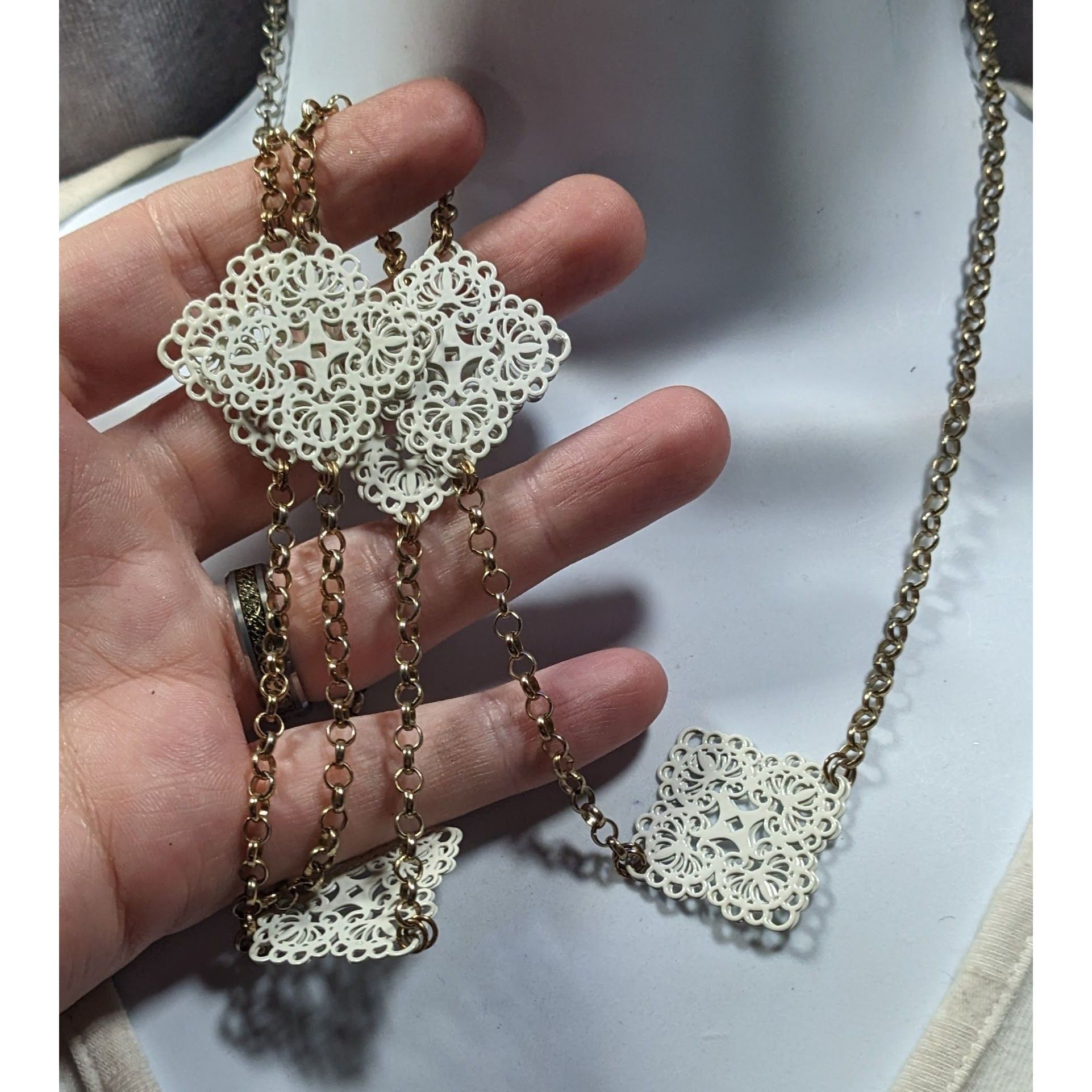 Other Charming Charlie White And Gold Tone Floral Filigree Station Size ONE SIZE - 2 Thumbnail