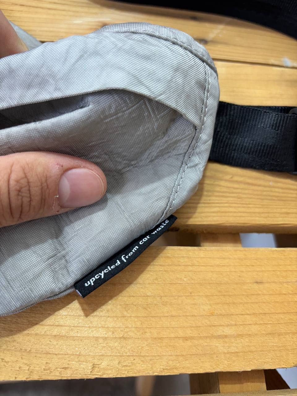 Japanese Brand AIRPAQ Waist Bag Made from upcycled airbags Size ONE SIZE - 6 Thumbnail