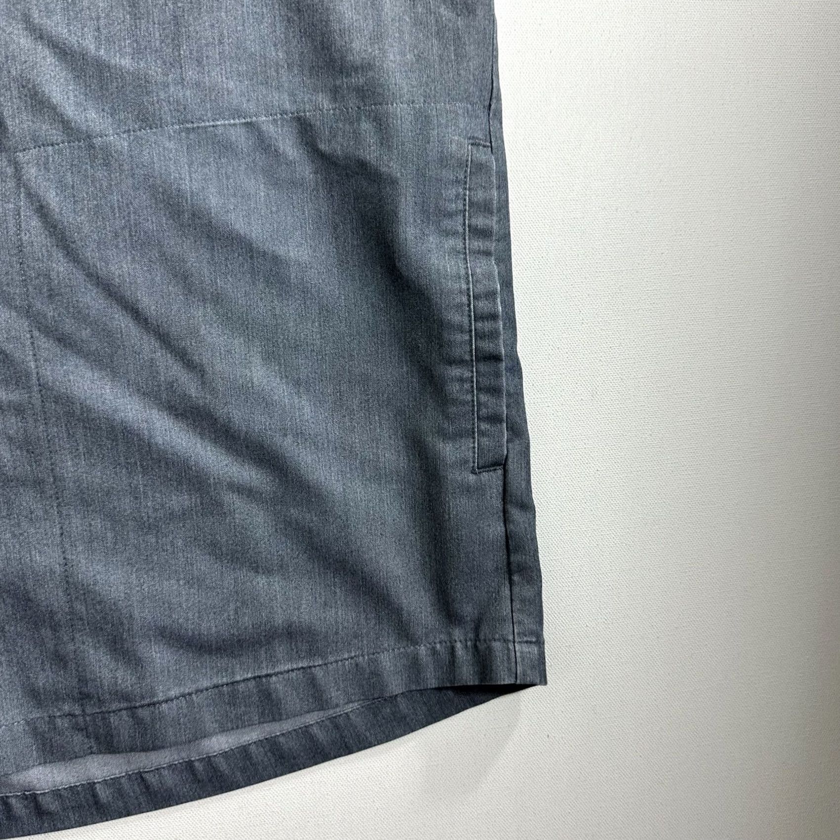 Vintage FIGS Catarina Hand Pockets Solid Gray Scrub Top Womens Size Medium Uniform Size M / US 6-8 / IT 42-44 - 4 Thumbnail