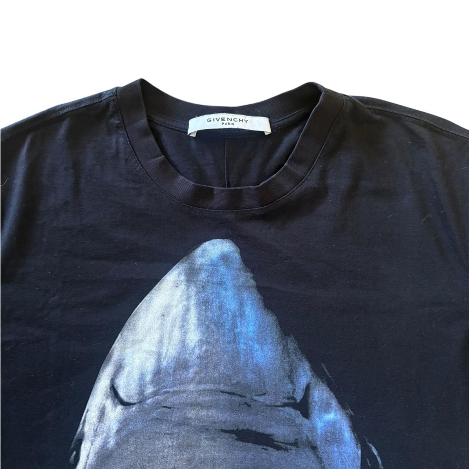 Givenchy Givenchy Shark Print Columbian Fit T-Shirt Black Size S Size US S / EU 44-46 / 1 - 5 Thumbnail
