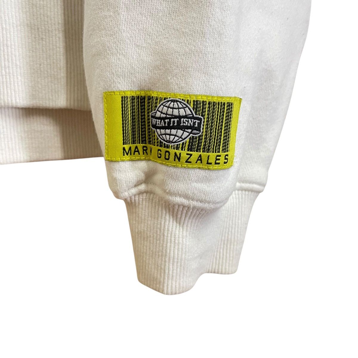 Japanese Brand Mark Gonzales Big Logo Crewneck Sweatshirt Size L Size US L / EU 52-54 / 3 - 10 Thumbnail