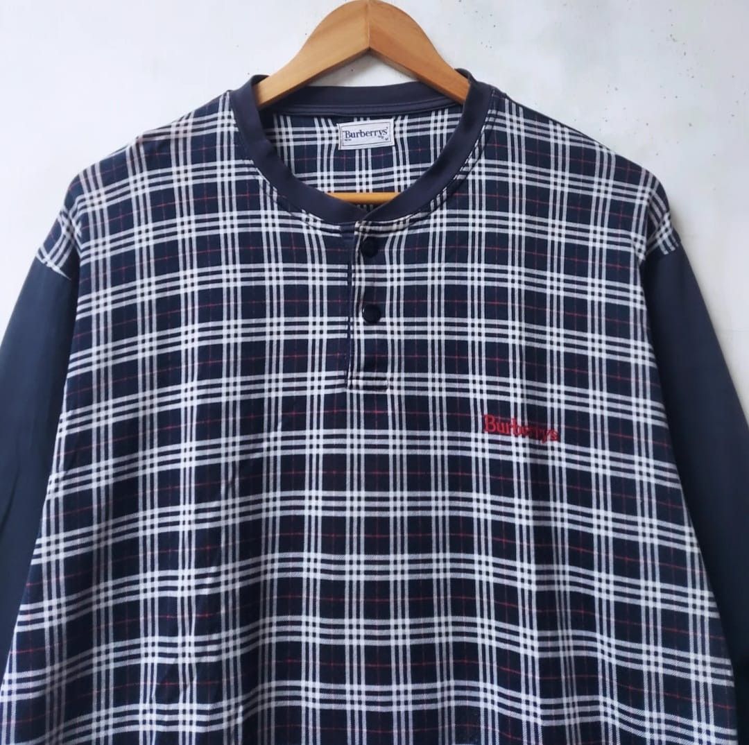 Burberry × Burberry Prorsum × Vintage Vtg Burberrys Novacheck Navy Half Button Sweatshirt Size US M / EU 48-50 / 2 - 5 Thumbnail