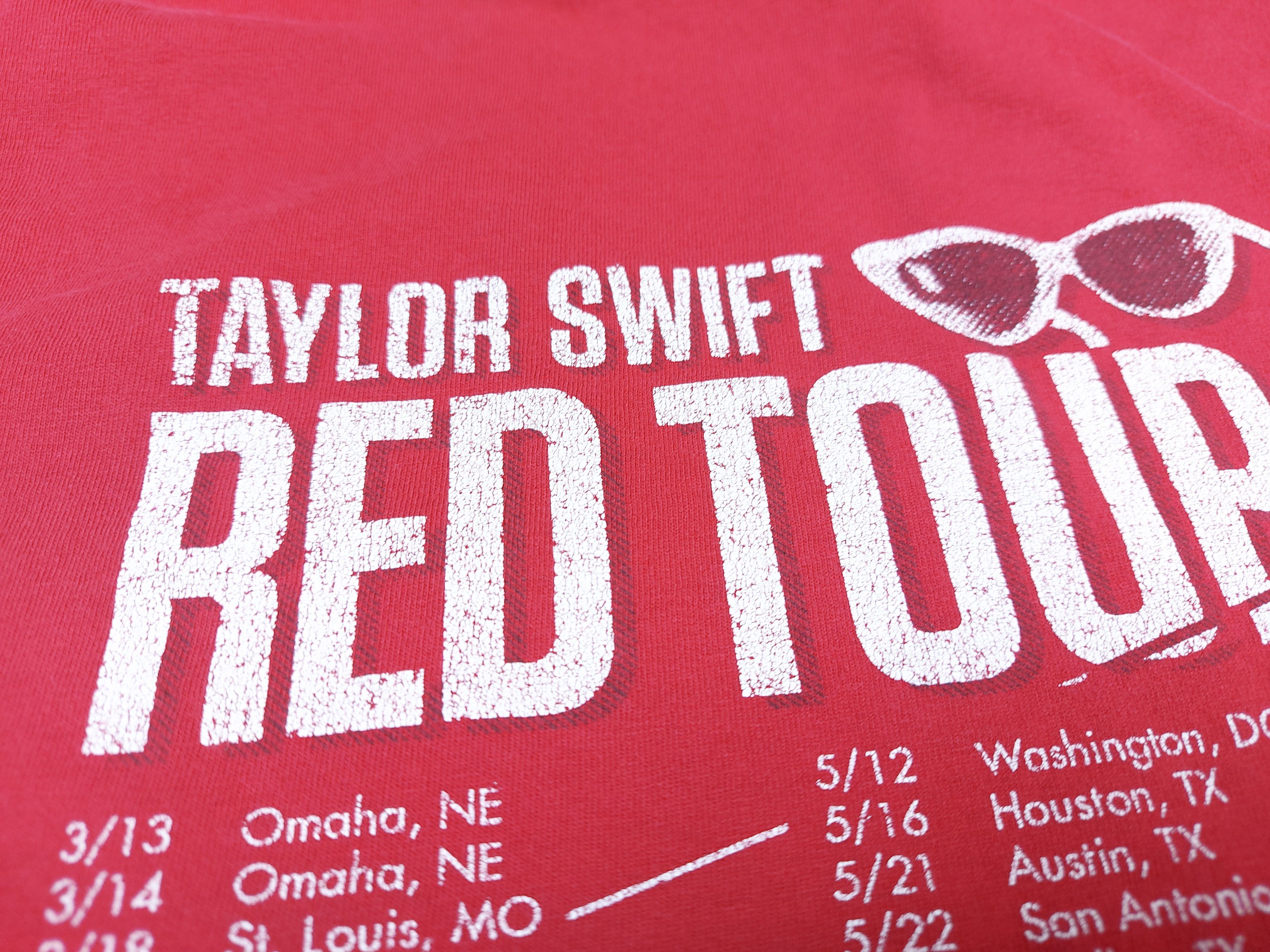 Band Tees Vintage Taylor Swift Red Tour 2013 Double-Sided TEE Size US L / EU 52-54 / 3 - 9 Thumbnail
