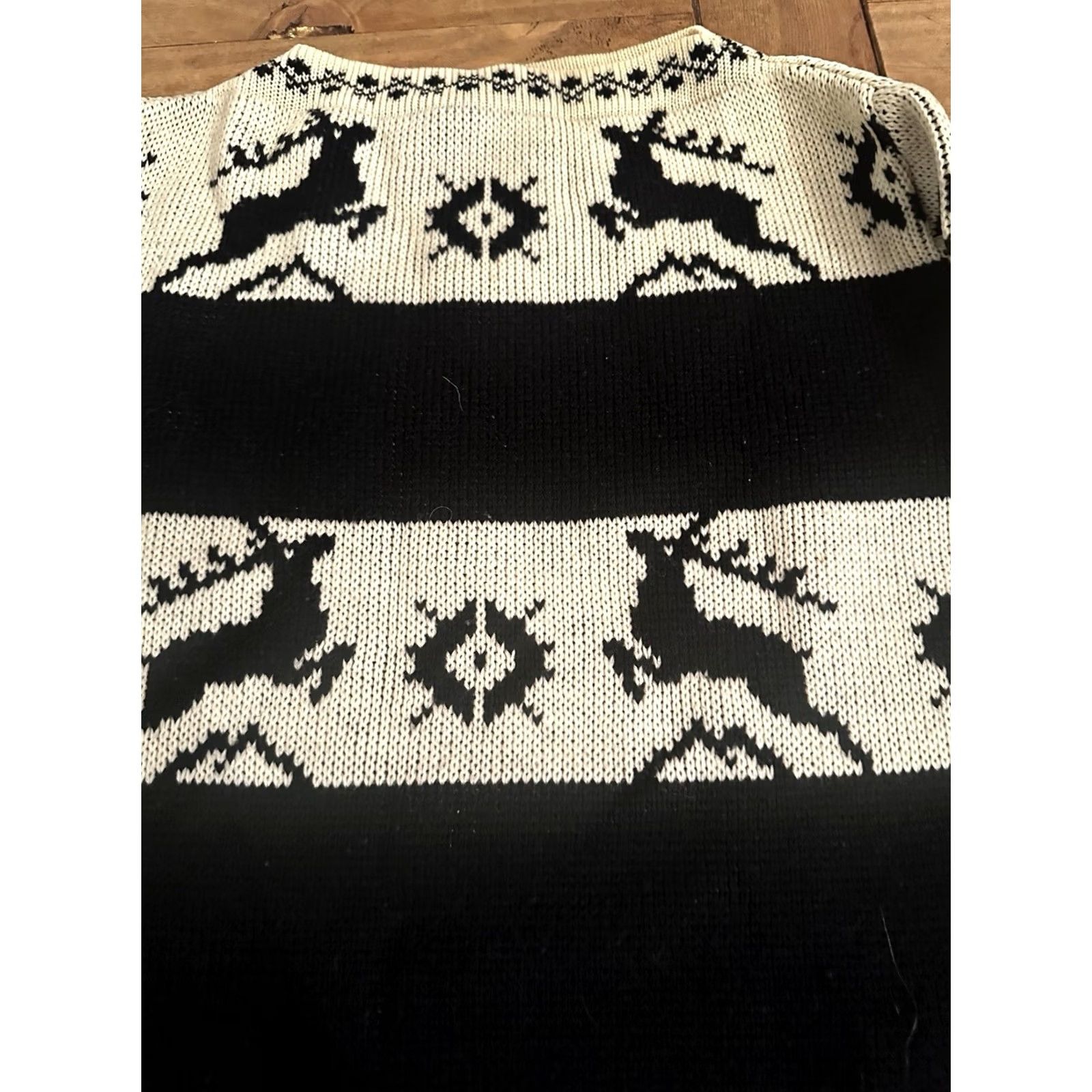 Vintage VINTAGE K-nit Swiss Made Wool Knit Sweater Black White Deer Women’s Size 42 Pullover Womens Size 42 Wool Knit Sweater Size M / US 6-8 / IT 42-44 - 3 Thumbnail