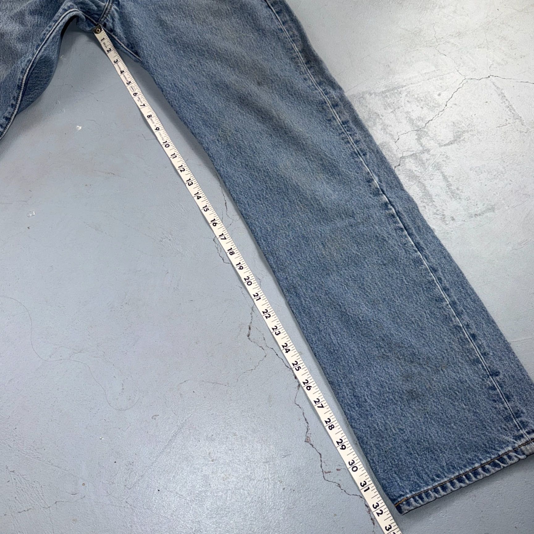 Levi's VINTAGE Levi's 501 Jeans Leg Straight 34x34 Blue Light Wash Denim Men Size US 34 / EU 50 - 6 Thumbnail