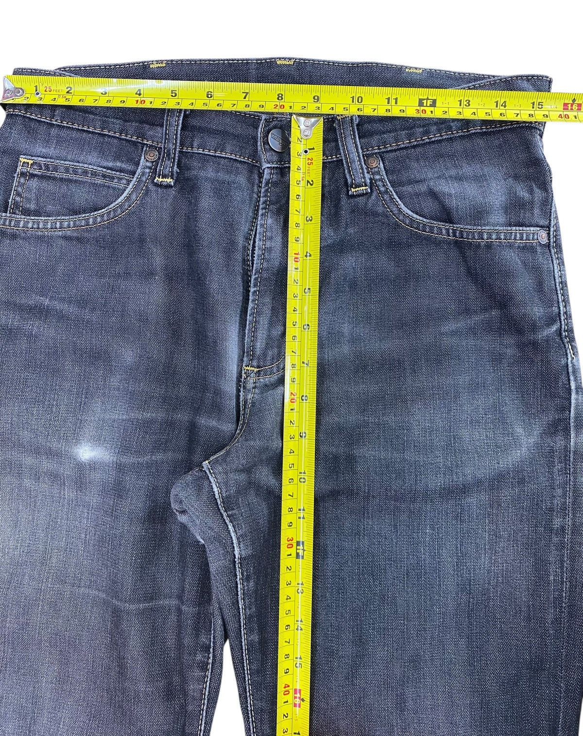 Wrangler Wrangler Whiskered Light Wash Straight Leg Jeans Size US 31 - 6 Thumbnail