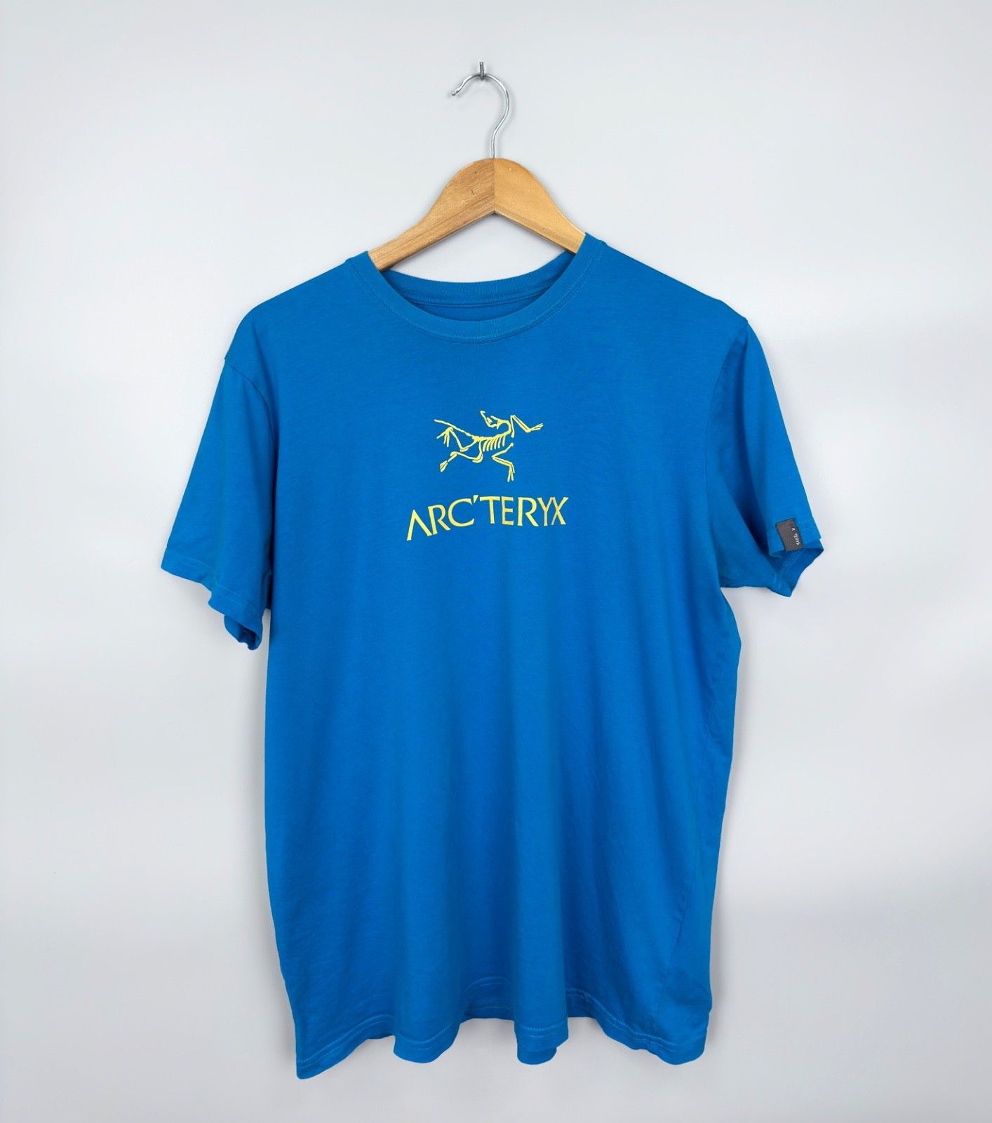 Arc'teryx ARCTERYX Bird Big Logo Blue T-Shirt Size US L / EU 52-54 / 3 - 1 Thumbnail