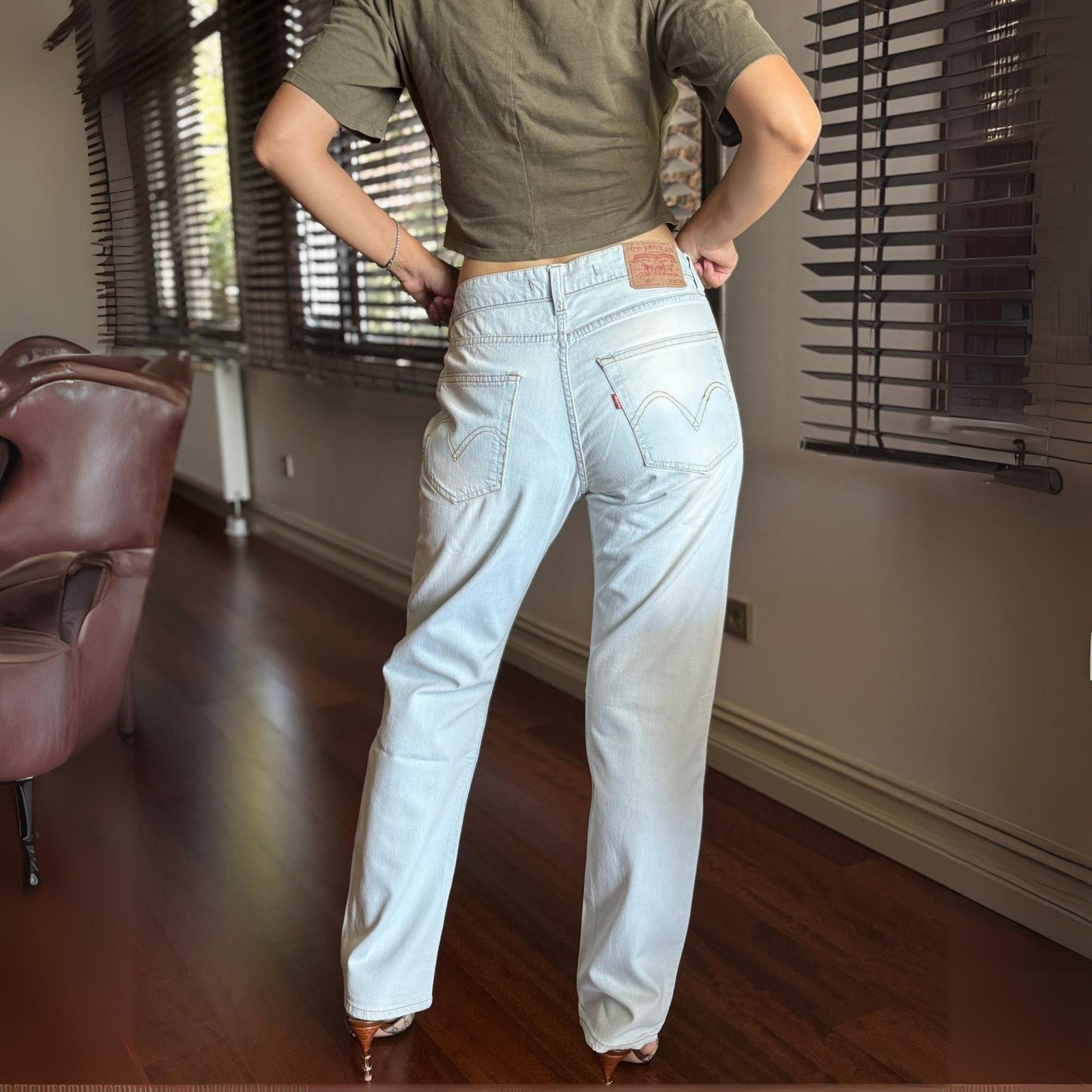 Levi's Levi’s 501 USA 1996 W31 L32 Light Wash Red Waistband Jeans Size US 31 - 1 Thumbnail