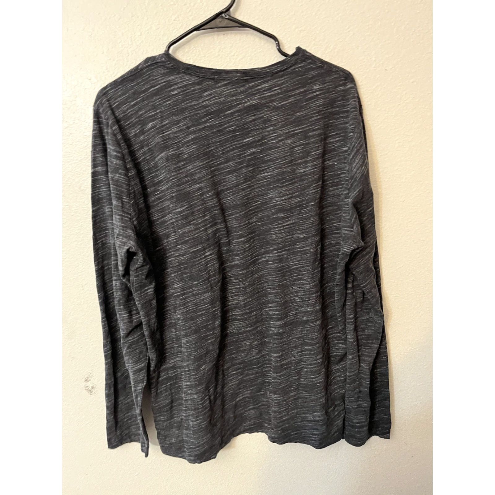 Banana Republic Banana Republic Shirt Mens L Black Long Sleeve Moisture Wicking Base Layer Crew Neck T-Shirt Casual Regular Size US L / EU 52-54 / 3 - 2 Thumbnail