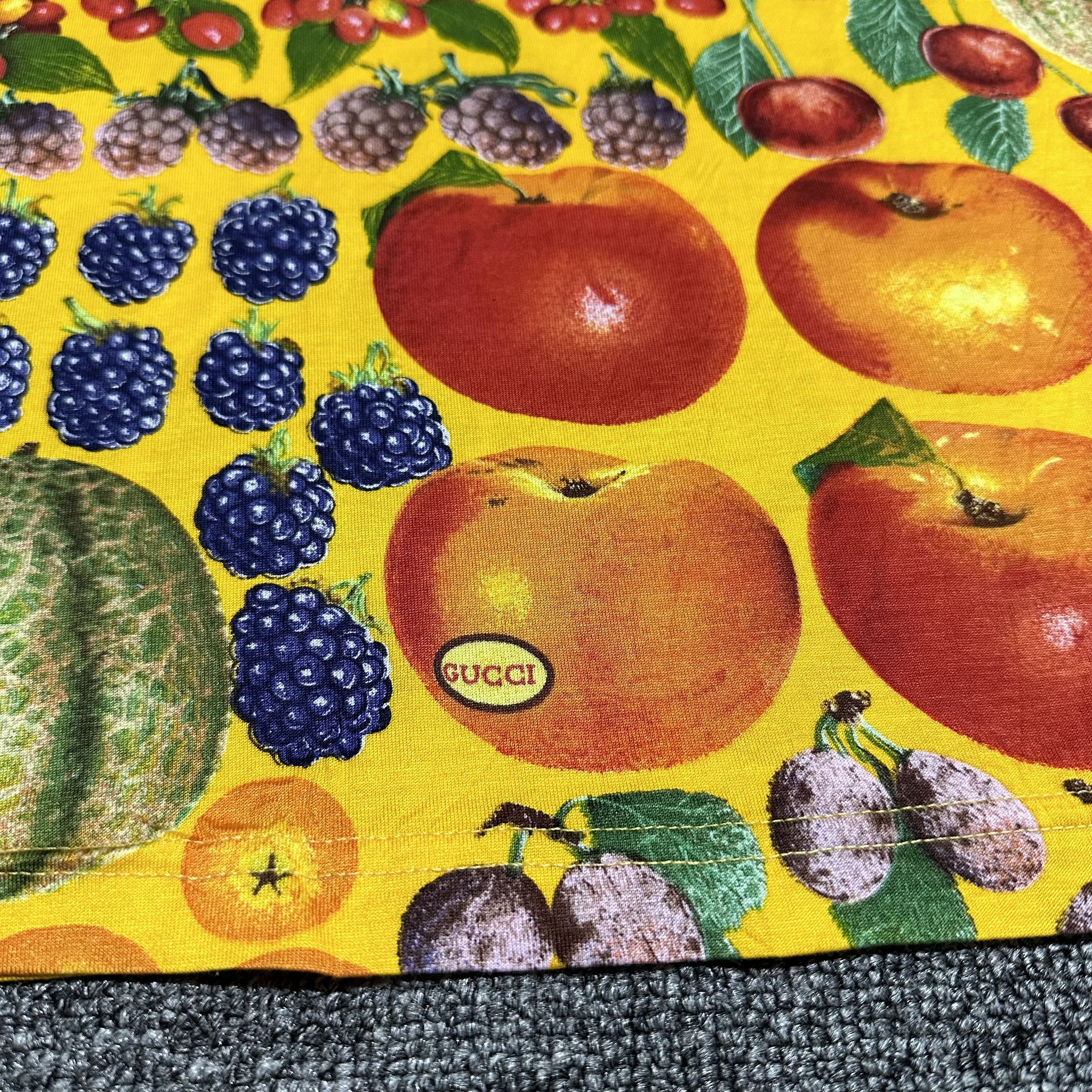 Gucci Vintage Gucci Tom Ford 1996 Fruit Tee Size US M / EU 48-50 / 2 - 3 Thumbnail