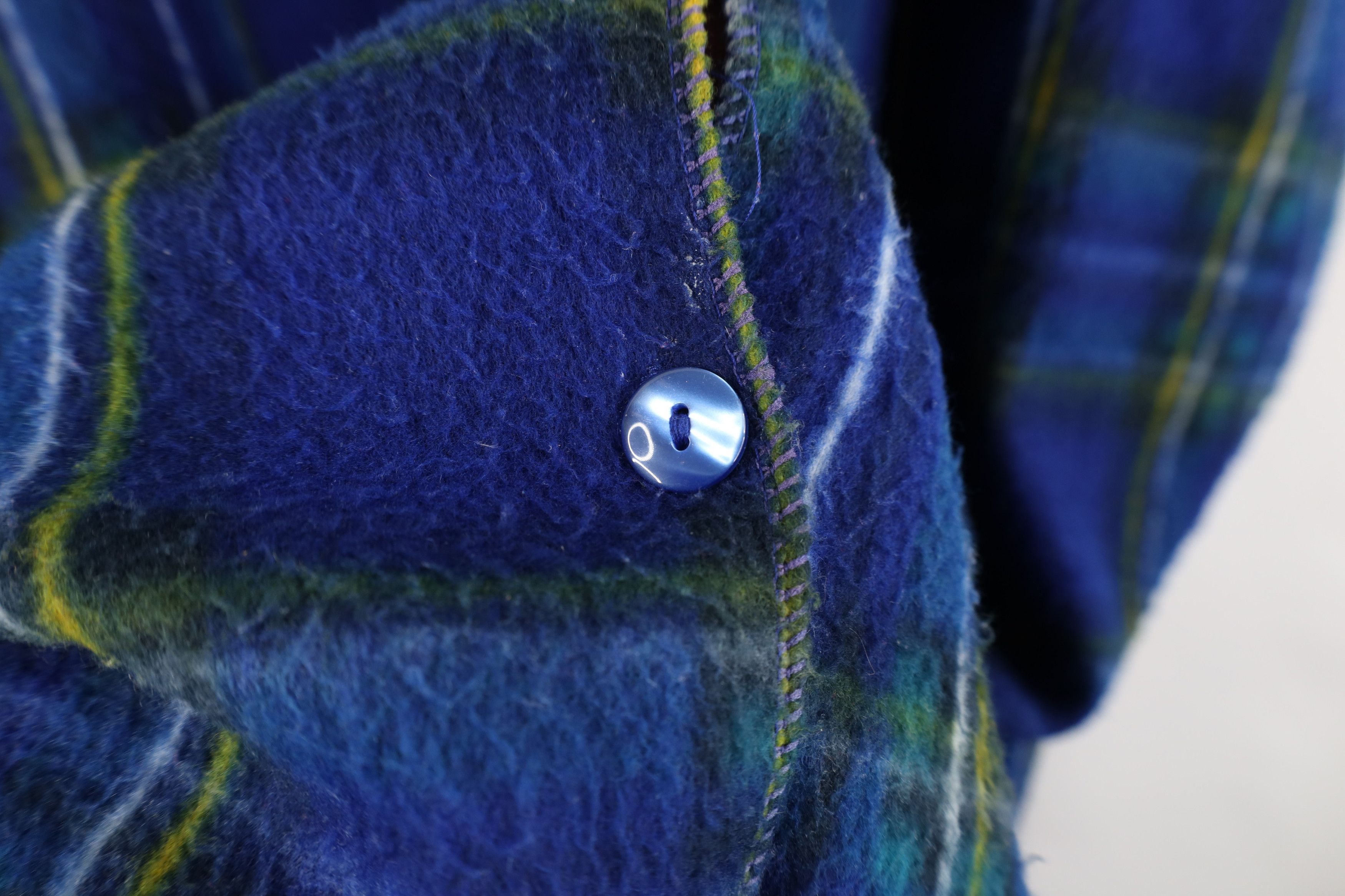 Vintage Vintage 90s Streetwear Fleece Collared Button Shirt Plaid Size L / US 10 / IT 46 - 4 Thumbnail