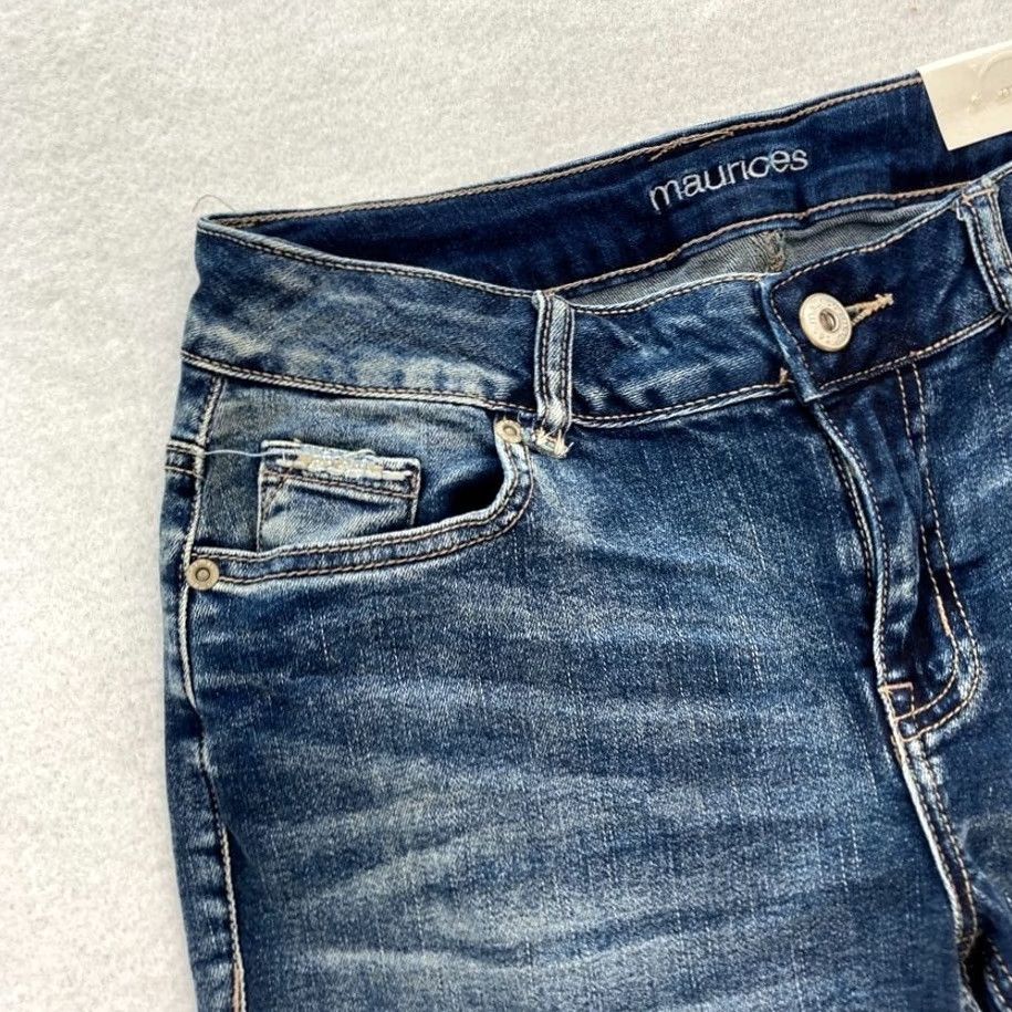 Vintage Maurices Capri Jeans Women's Capri Medium Wash Blue Stretch Denim Pants Cropped 4 Regular Womens Jeans Capris 22 in Inseam 3/4 Length Blue Maurices Size 27" / US 4 / IT 40 - 3 Thumbnail