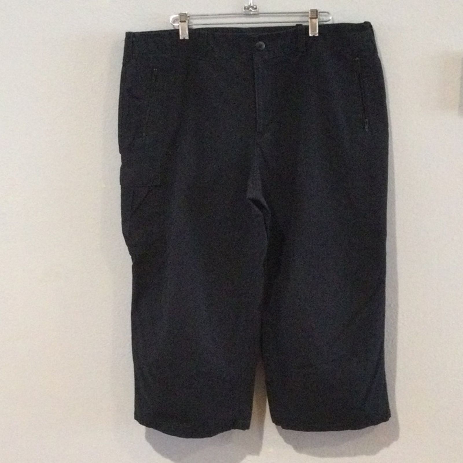 Other Fashion Bug Black Front Zipper Pockets Capri Pant Size 16 Size 38" / US 16 / IT 52 - 1 Thumbnail
