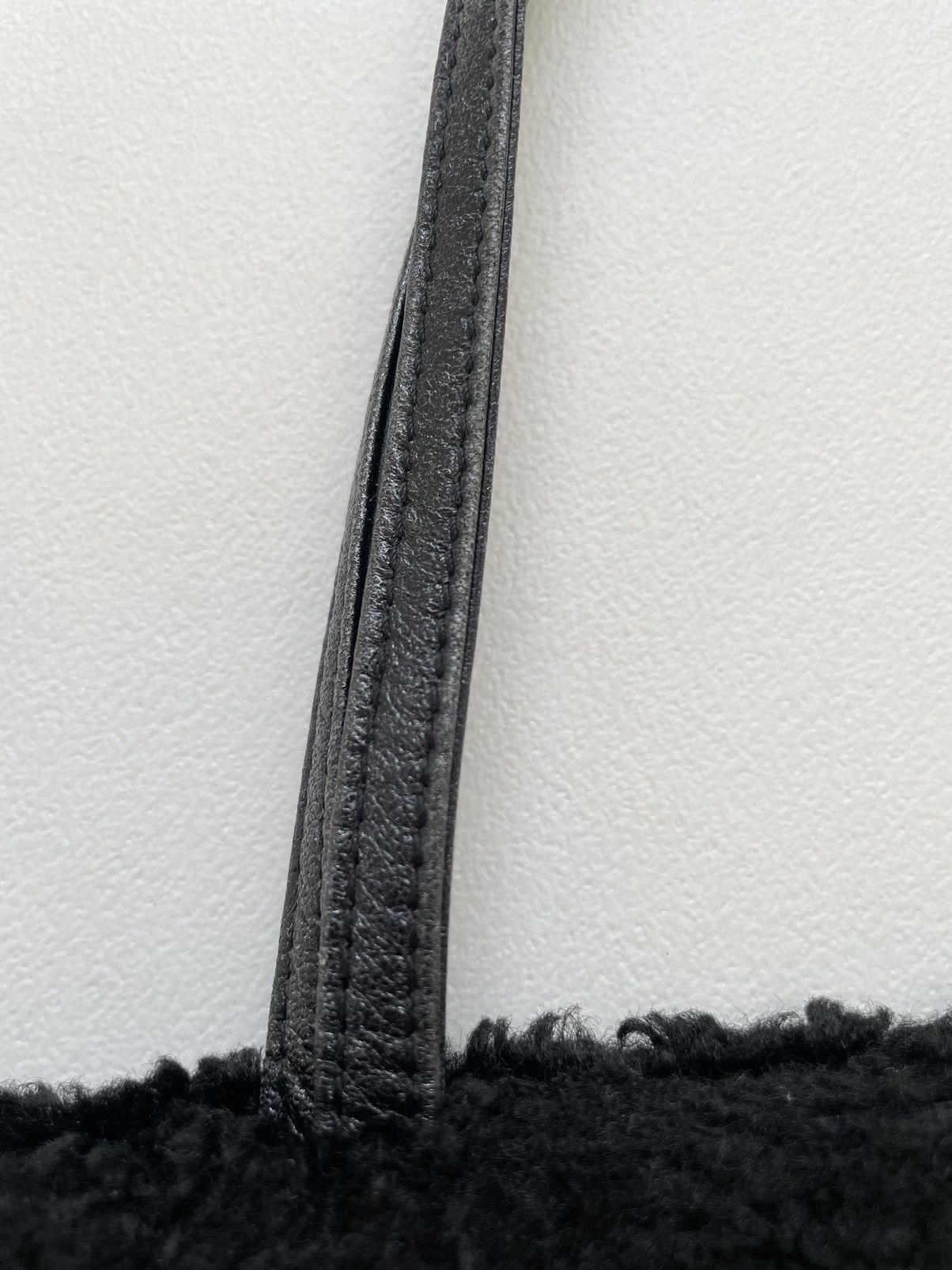Miu Miu A/W 1999 Black Shearling Mini Hand Bag Size ONE SIZE - 5 Thumbnail