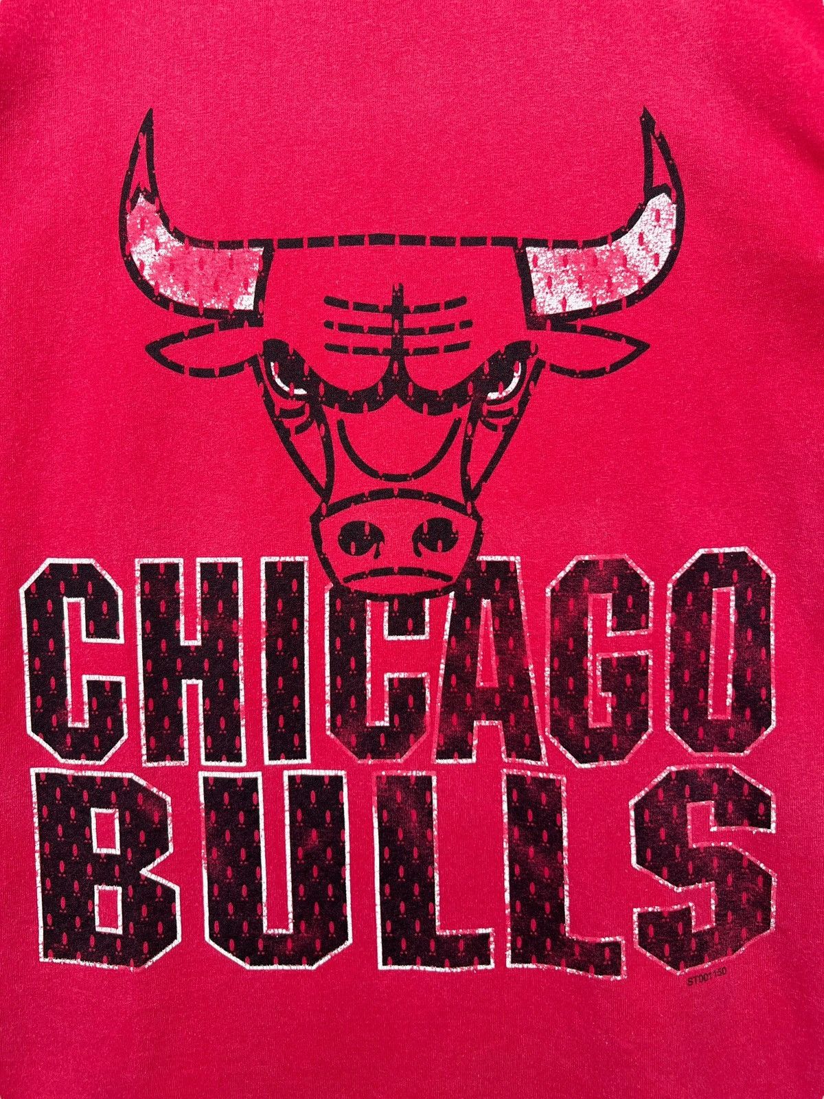 NBA Vintage 90s Chicago Bulls Distressed Sunfaded Red Tees Size US M / EU 48-50 / 2 - 4 Thumbnail