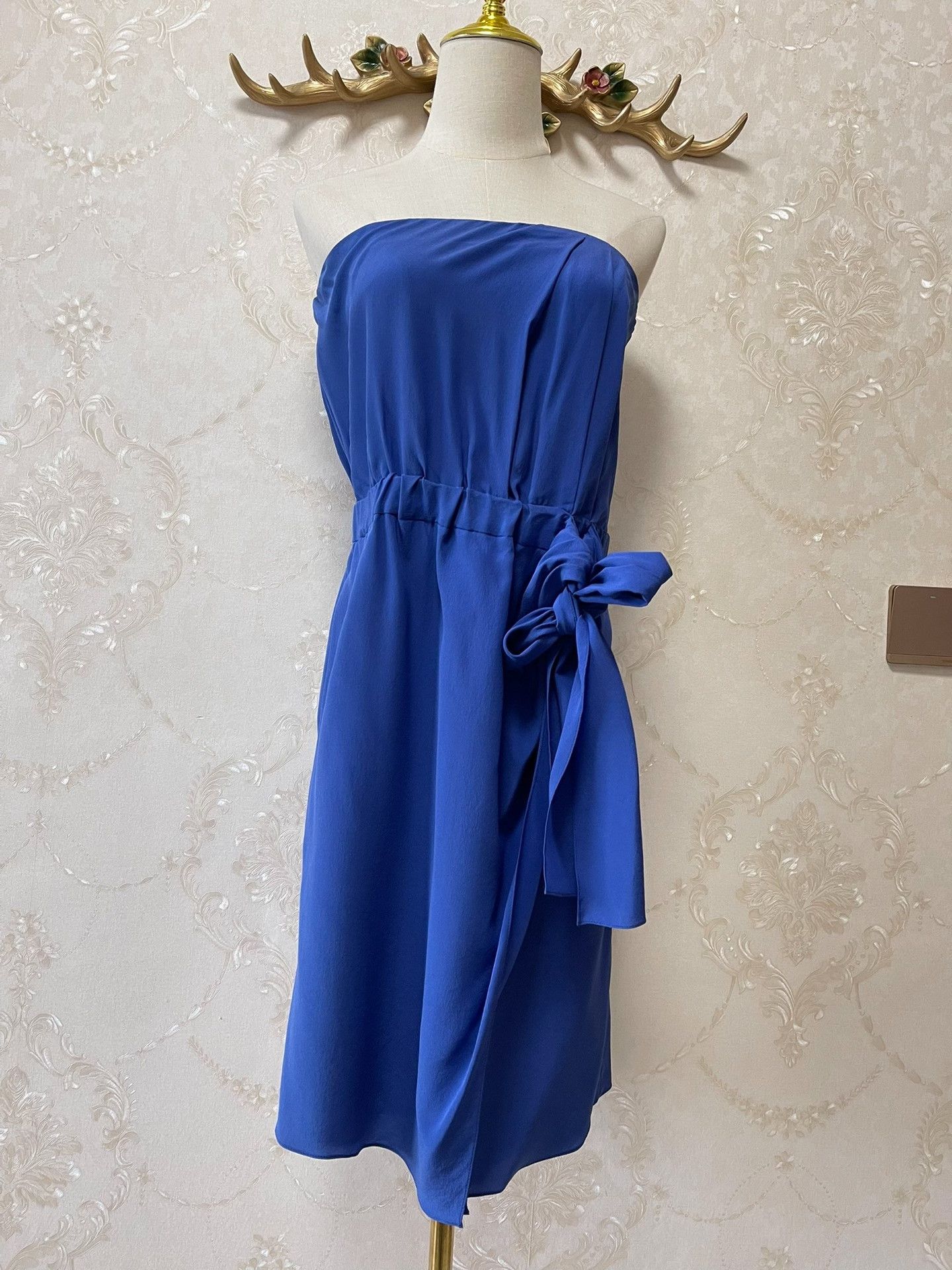 Gucci Gucci Runway Blue Silk Strapless Dress Size M / US 6-8 / IT 42-44 - 1 Thumbnail
