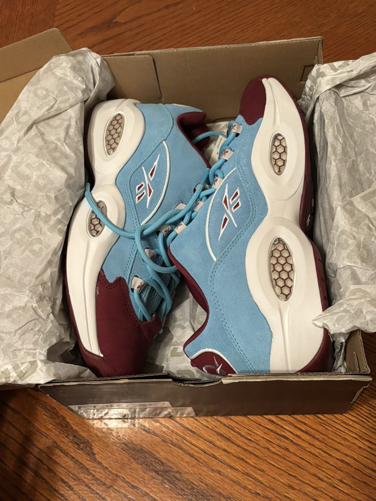 Reebok Reebok Question Low Phillies Size 10.5 Size US 10.5 / EU 43-44 - 6 Thumbnail