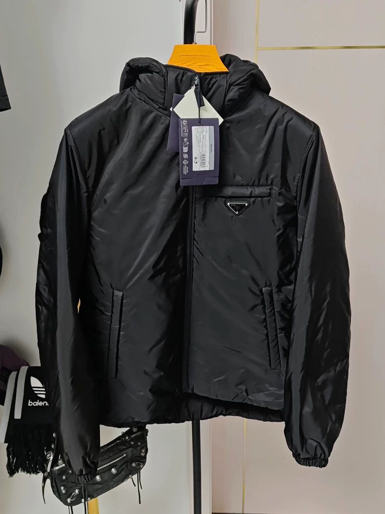 Prada PRADA24fw metal triangle label hooded warm zipper long slee Size US M / EU 48-50 / 2 - 1 Thumbnail