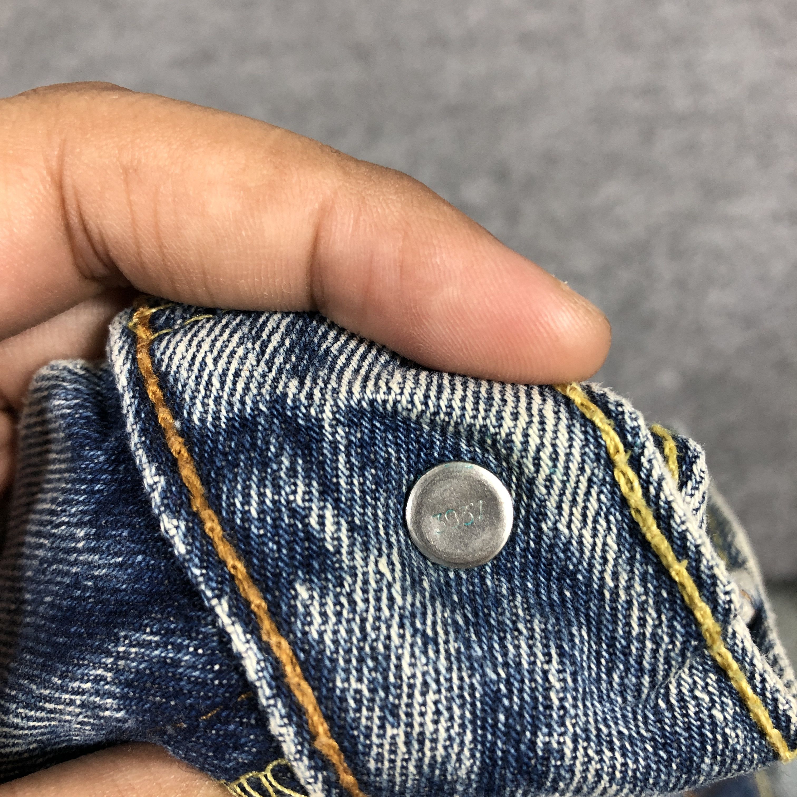 Levi's × Vintage Vintage Levis 505 Jeans Dirty L1026 Size US 36 / EU 52 - 11 Thumbnail