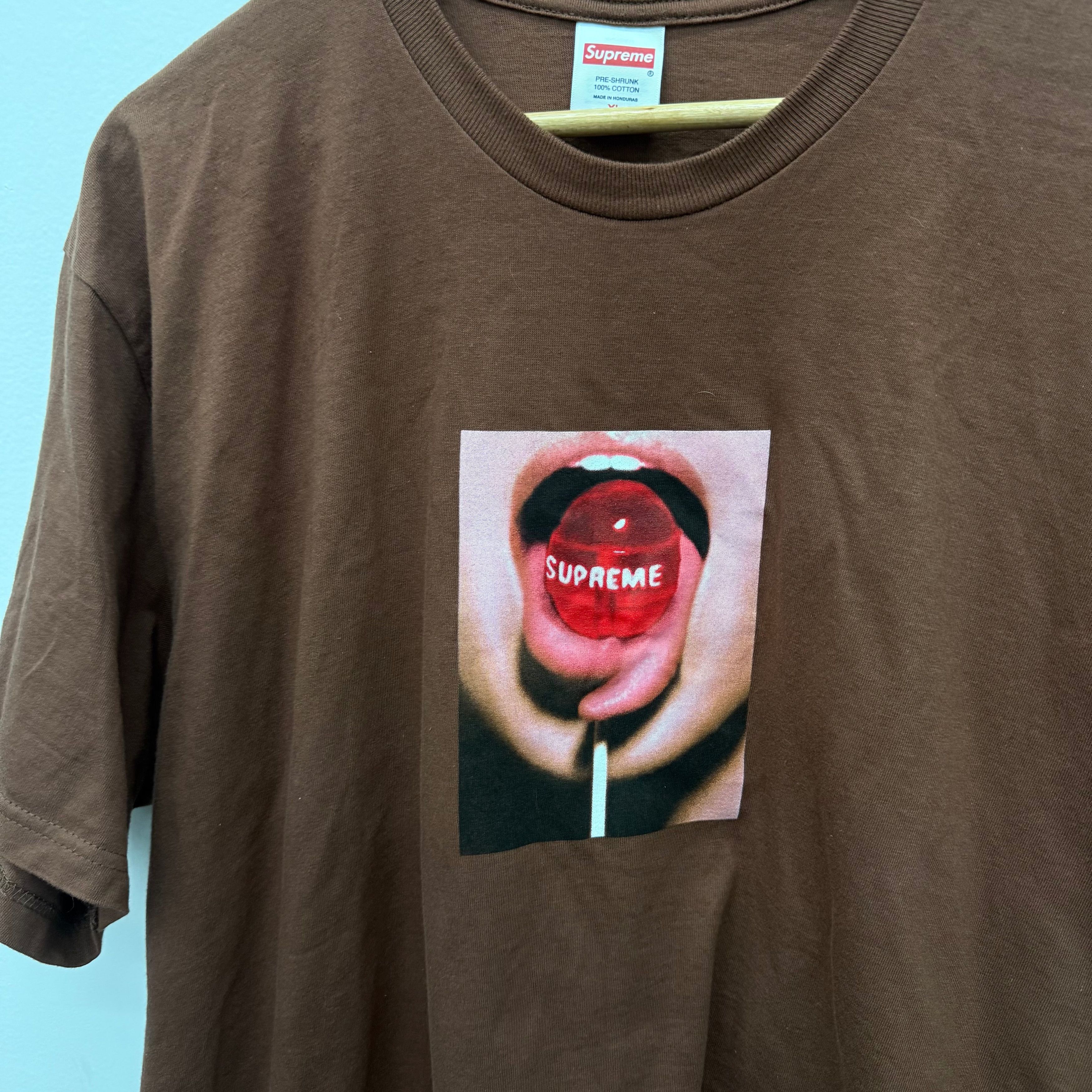 Supreme Supreme Lollipop T-Shirt Brown - Size XL Size US XL / EU 56 / 4 - 2 Thumbnail