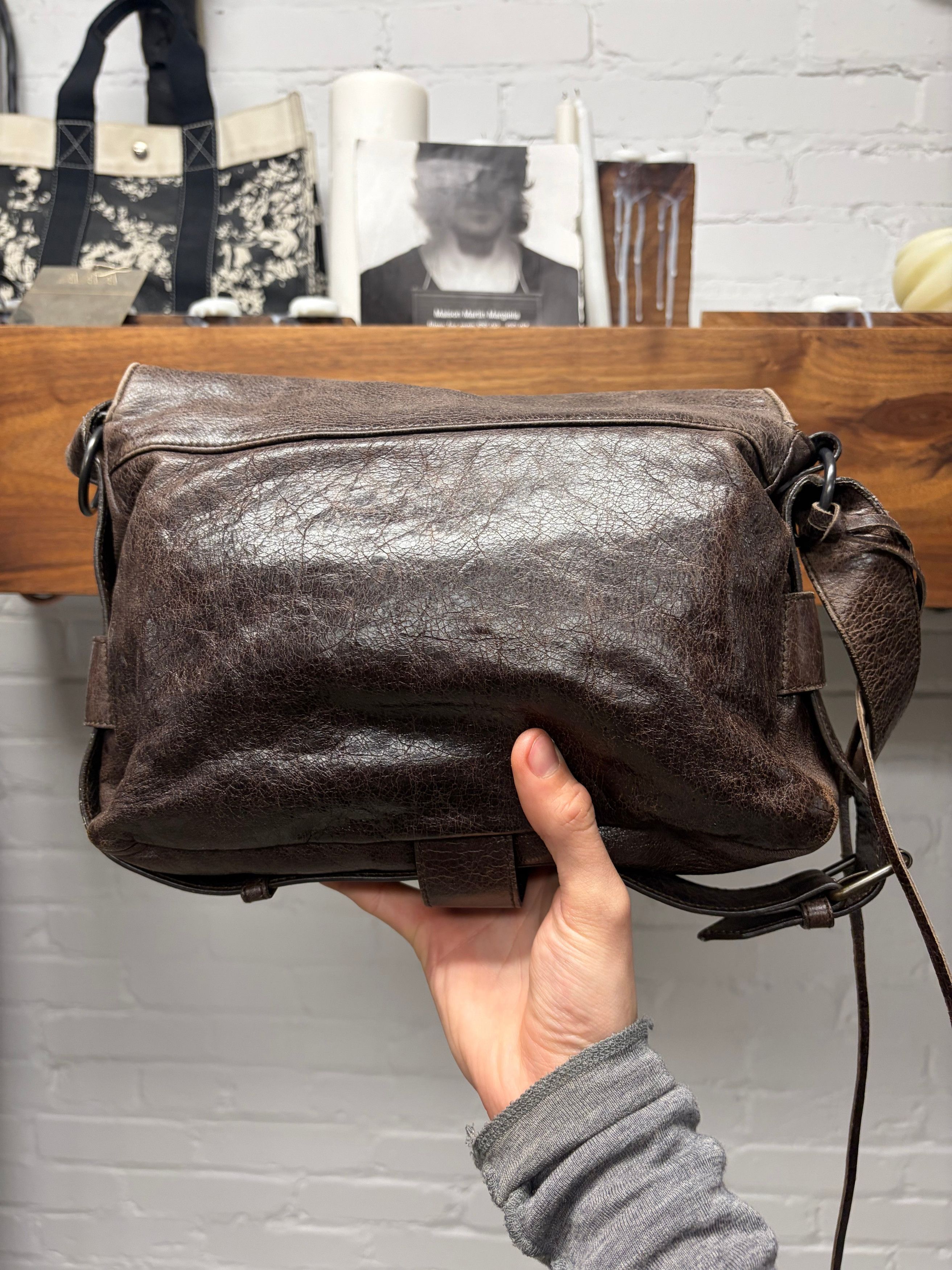 Balenciaga Balenciaga ‘Agneau’ Tumbled Brown Leather Shoulder Messenger Bag Size ONE SIZE - 3 Thumbnail