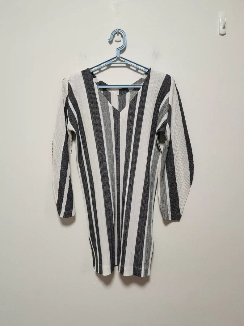 Issey Miyake Issey Miyake size:3 Black and white pleated striped top Size XS / US 0-2 / IT 36-38 - 1 Thumbnail