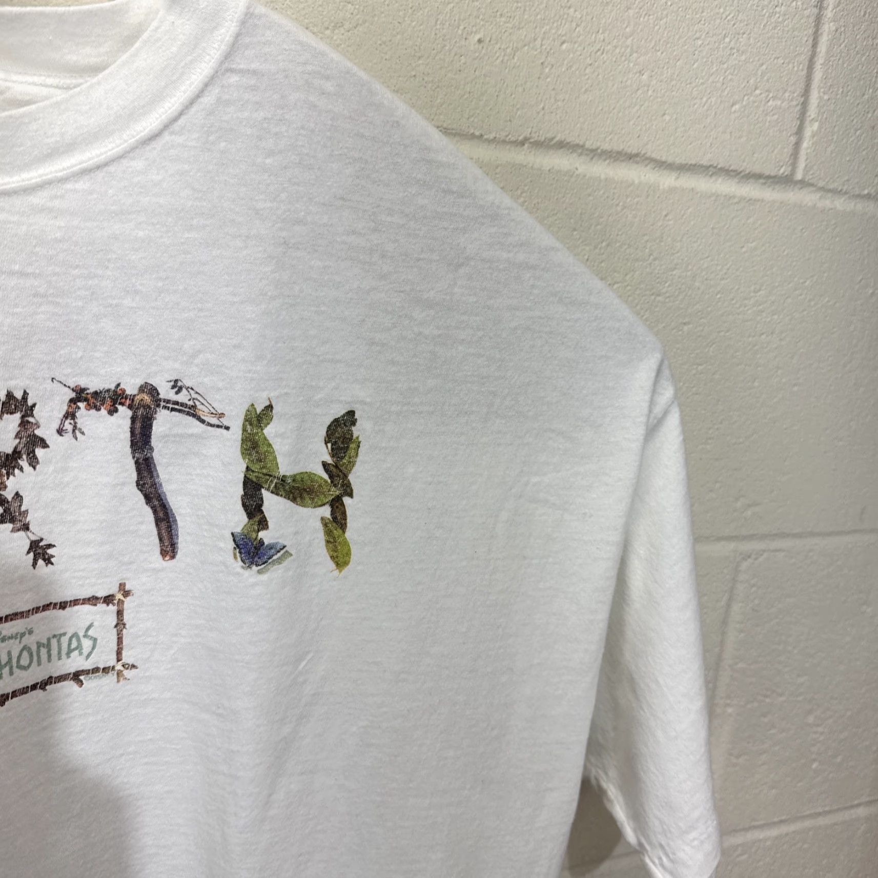 Vintage VINTAGE Pocahontas 90s Movie Promo T-Shirt Disney Earth Graphic Tee 2XL White Unisex Size US XXL / EU 58 / 5 - 7 Thumbnail