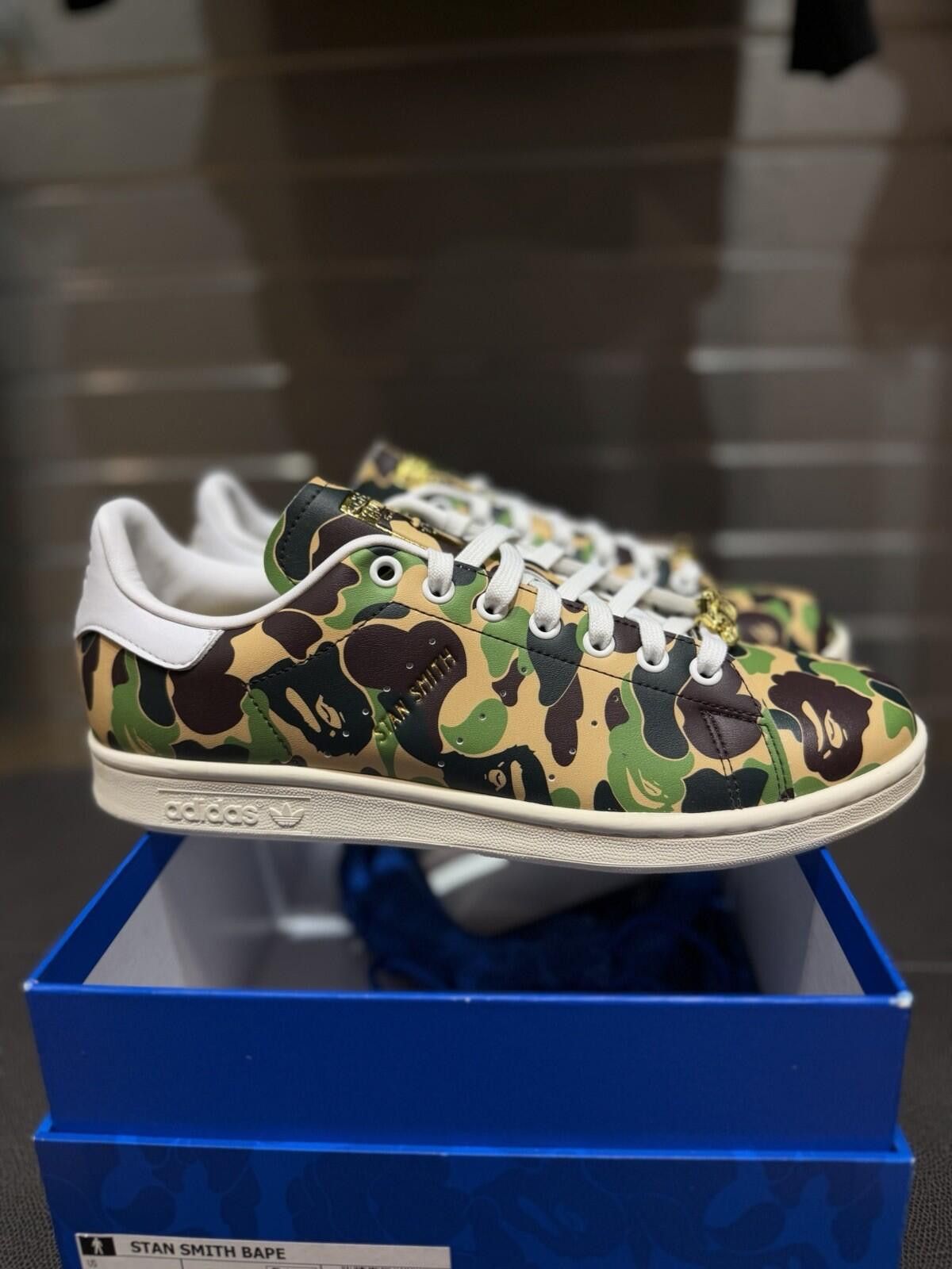 Adidas adidas BAPE x Stan Smith 30th Anniversary Size 9.5 Men’s New Size US 9.5 / EU 42-43 - 2 Thumbnail