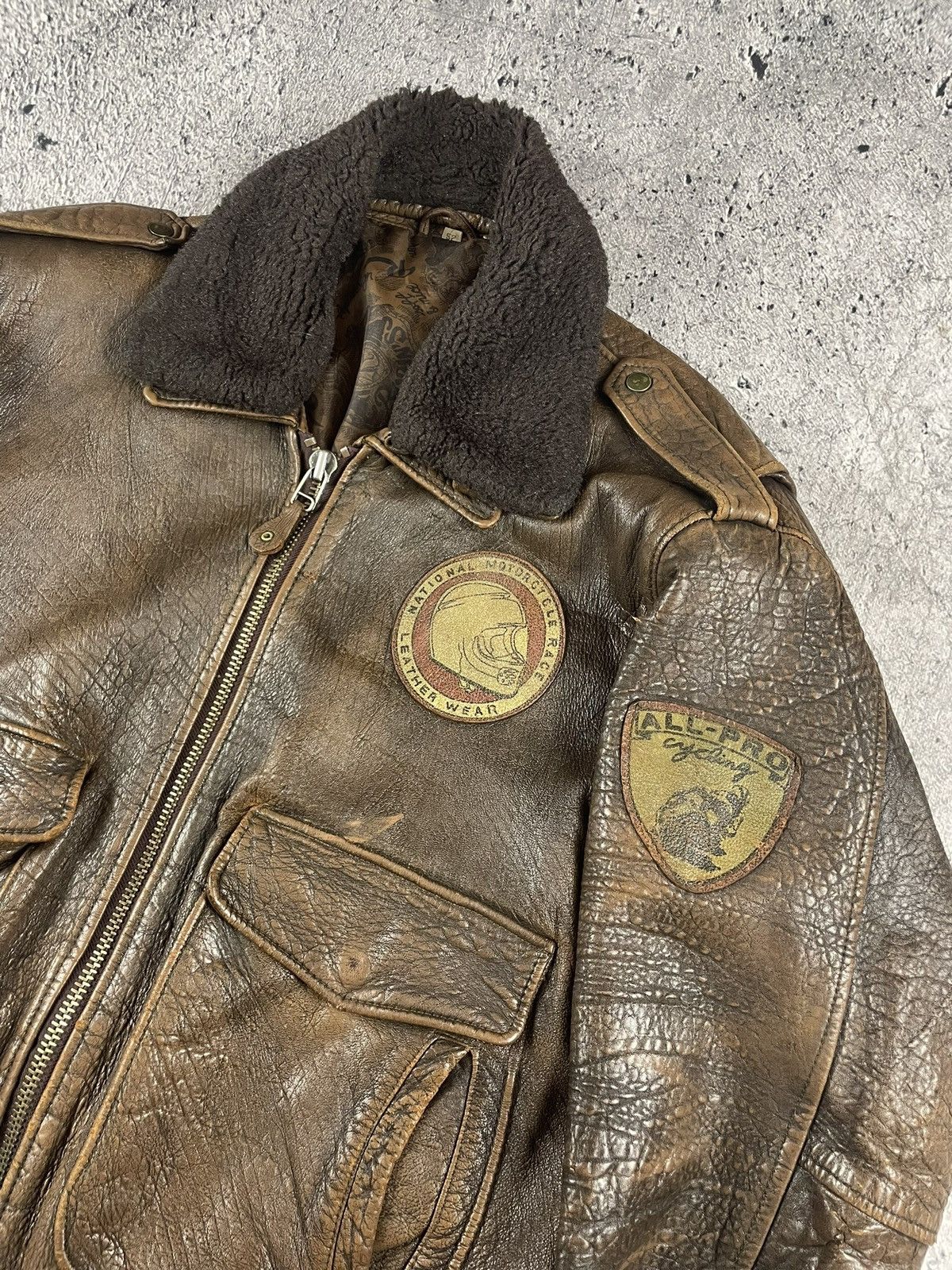 Genuine Leather × Vintage Vintage Flying Tigers Distressed Leather MA-1 Jacket Size US L / EU 52-54 / 3 - 3 Thumbnail