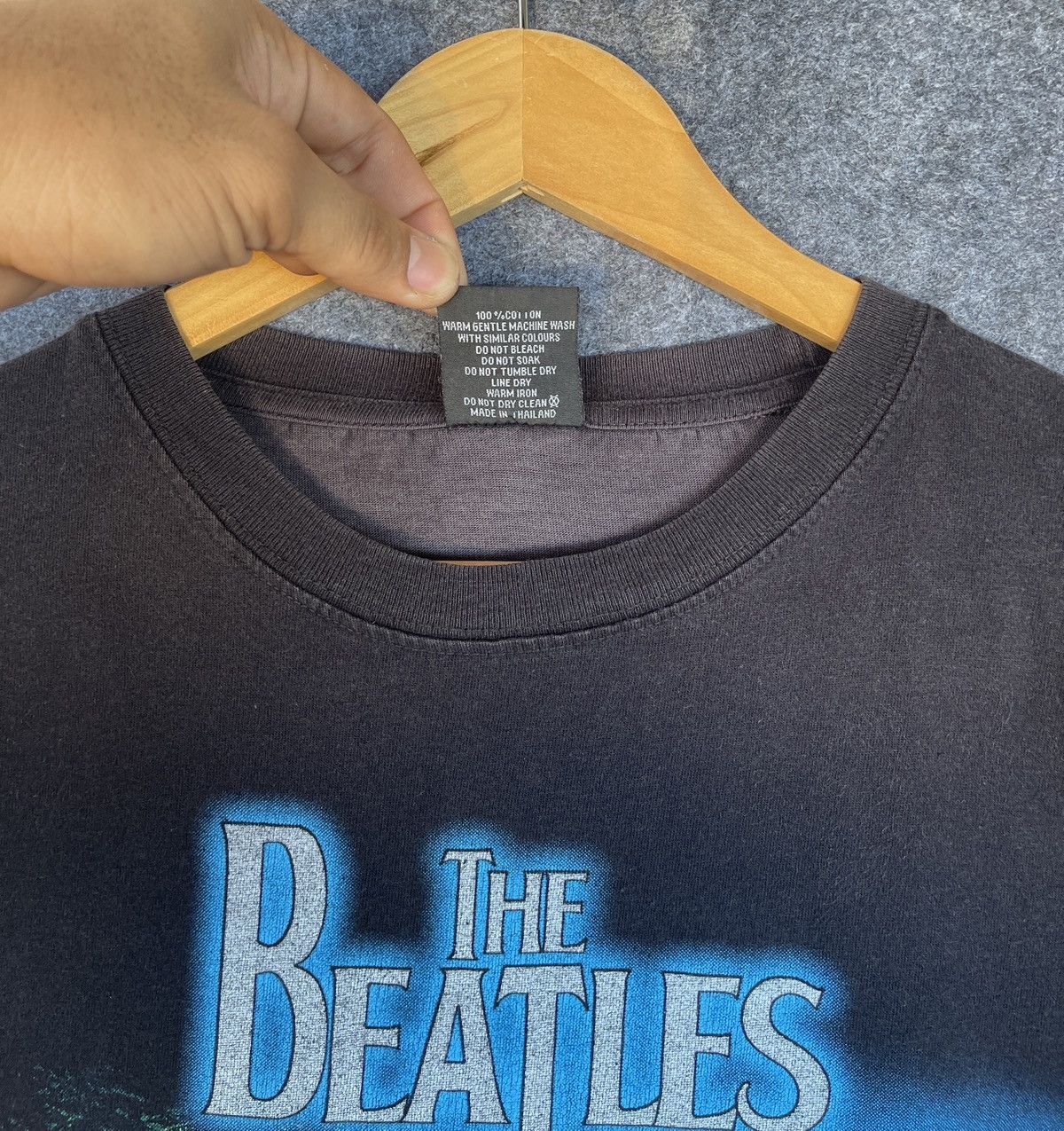 Band Tees Vintage90s Sun Faded 🔥THE BEATLES🔥Abbey Road Thrashed Tshirt Size US L / EU 52-54 / 3 - 7 Thumbnail
