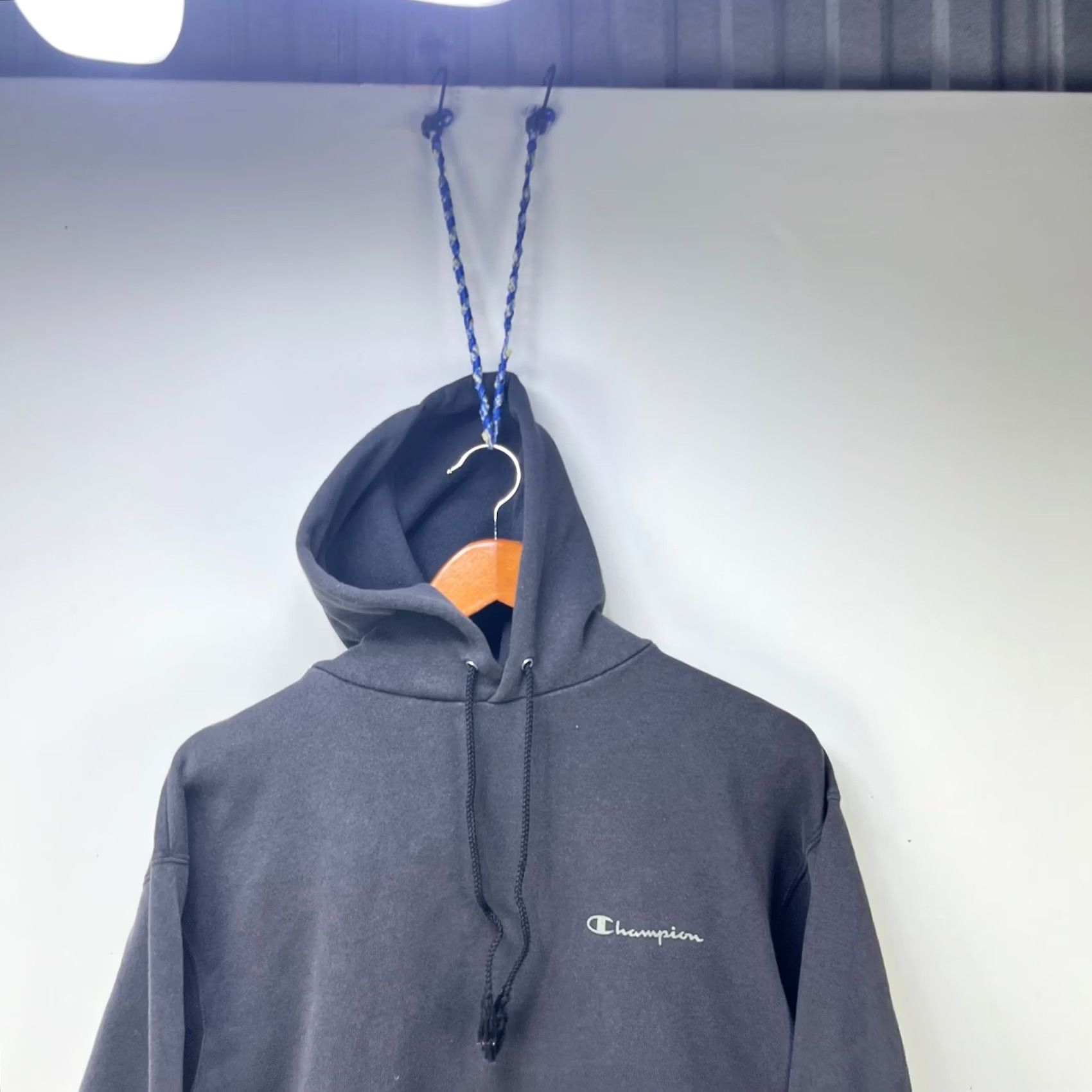 Champion VINTAGE Champion Hoodies Shirt Mens M Black 90s Sun Faded Logo Reverse Weave Size US M / EU 48-50 / 2 - 2 Thumbnail