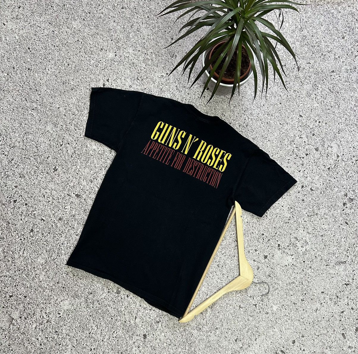 Band Tees × Guns N' Roses × Vintage Vintage 2004 Guns N Roses Appetite For Destruction Band Tee Size US M / EU 48-50 / 2 - 2 Thumbnail