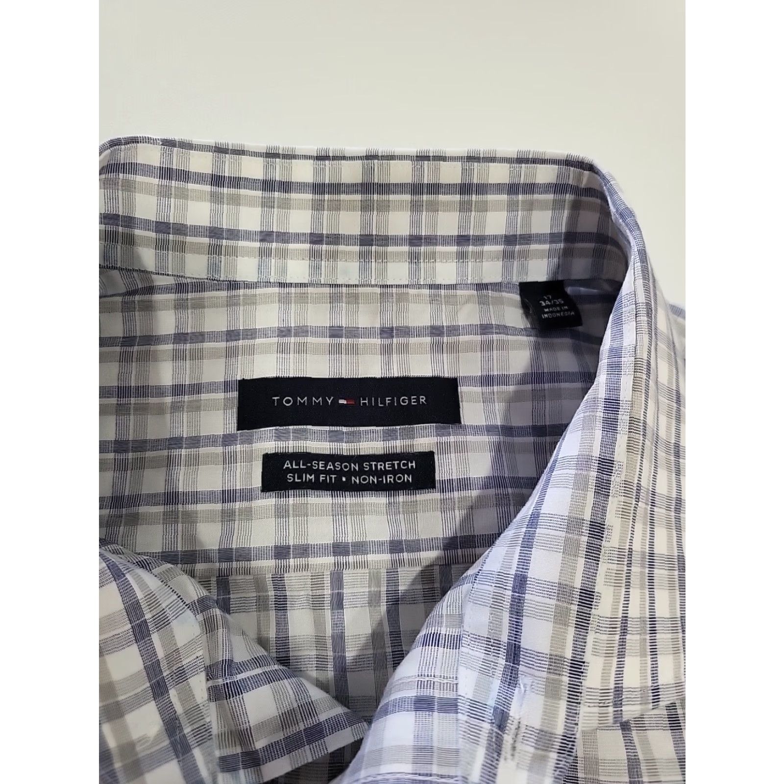 Tommy Hilfiger Tommy Hilfiger Button-Up Shirt Plaid Non-Iron Slim Fit 17 34/35 Gray Mens Long Sleeve Regular Size 17 34/35 Size US XL / EU 56 / 4 - 4 Thumbnail