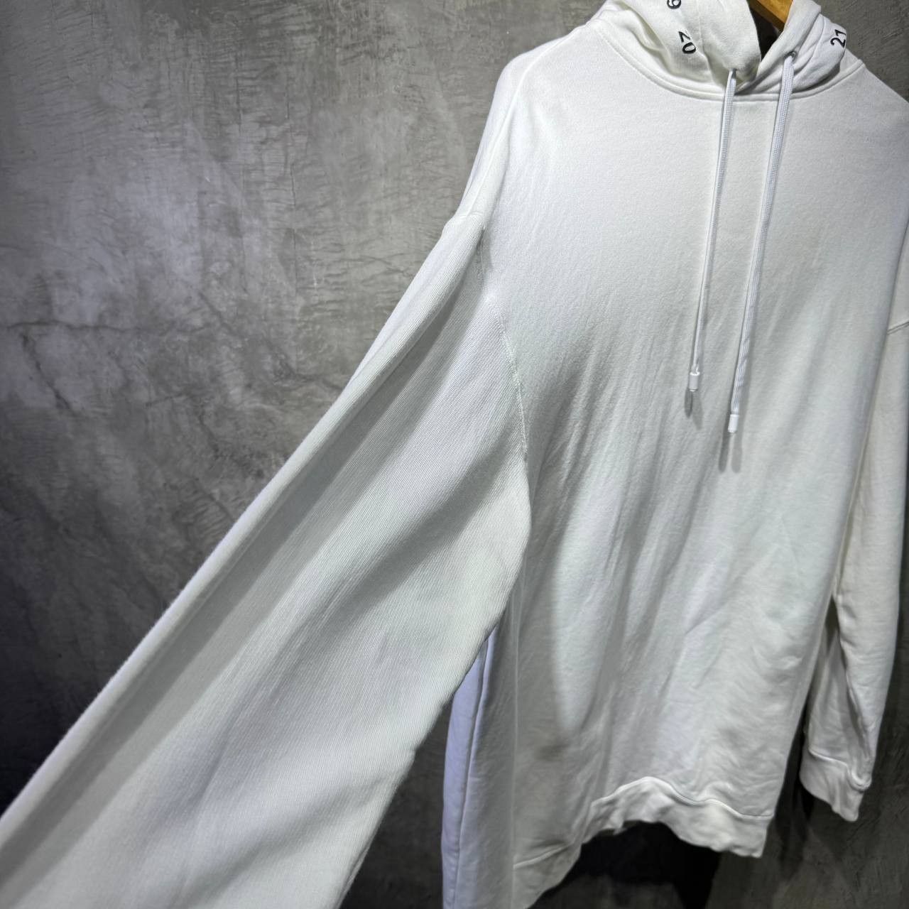 Maison Margiela Maison Margiela Number Hood. Hoodie Size US L / EU 52-54 / 3 - 10 Thumbnail