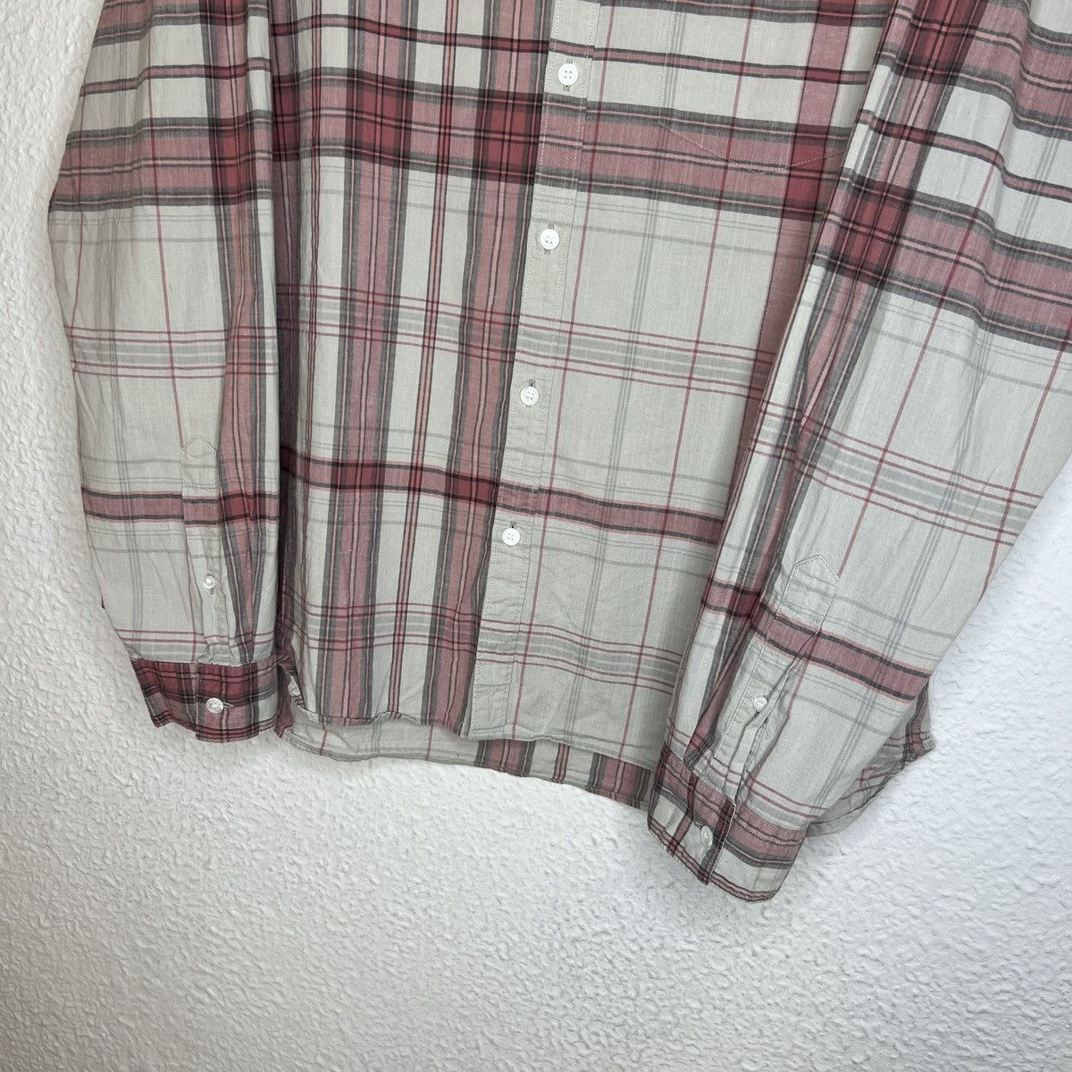 Burberry Burberry Shirt Button Up Nova Check Pattern Print Grey Red Size US XL / EU 56 / 4 - 2 Thumbnail