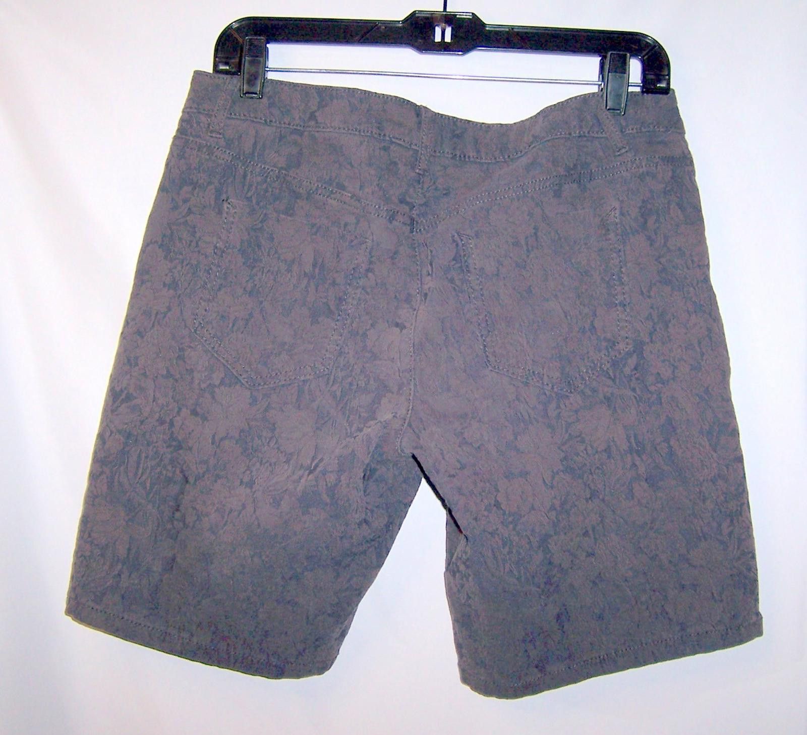 Other Simply Vera Vera Wang Grey Floral Brocade Shorts -Women's 6 Size 28" / US 6 / IT 42 - 3 Thumbnail