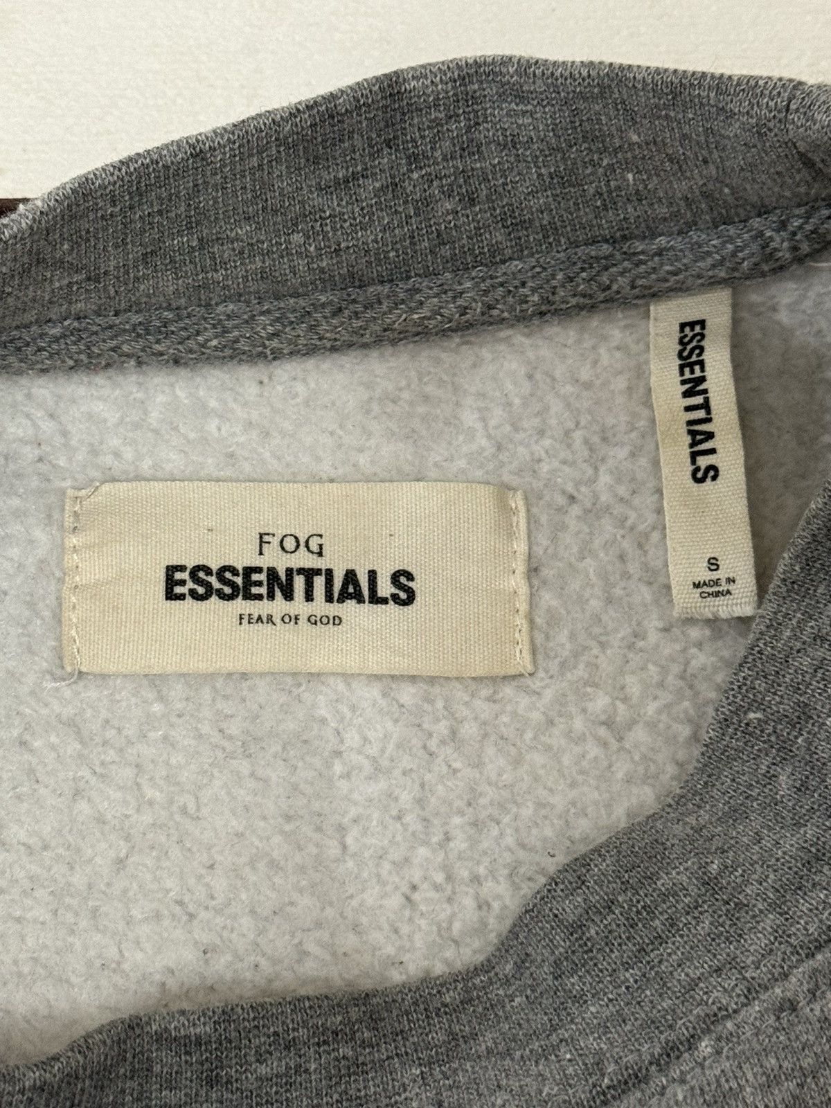 Fear of God OG Fear of God Essentials Graphic Crewneck Grey SZ Small🔥 Size US S / EU 44-46 / 1 - 11 Thumbnail