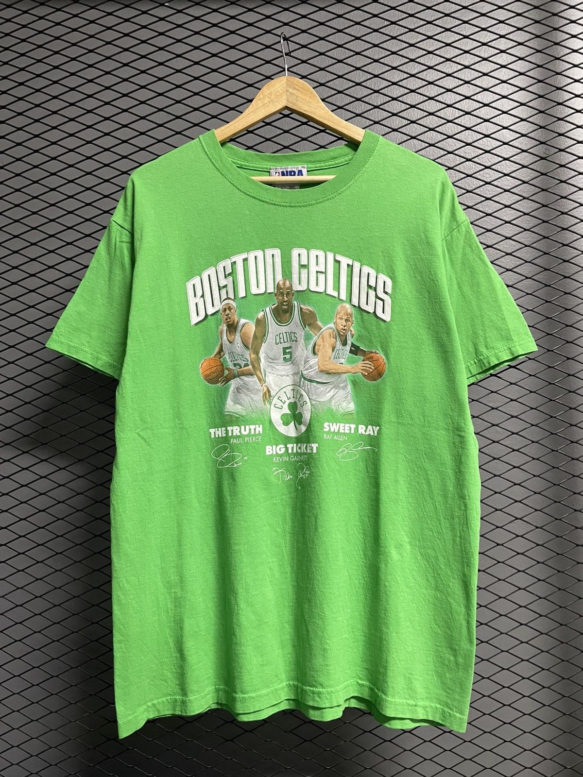 Vintage Y2K NBA Boston Celtics Big Three T-Shirt