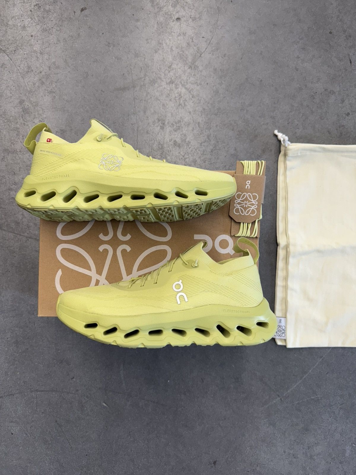 Loewe × On 2023 On Running Cloudtilt LOEWE Lime Green Size US 8 / EU 41 - 1 Thumbnail