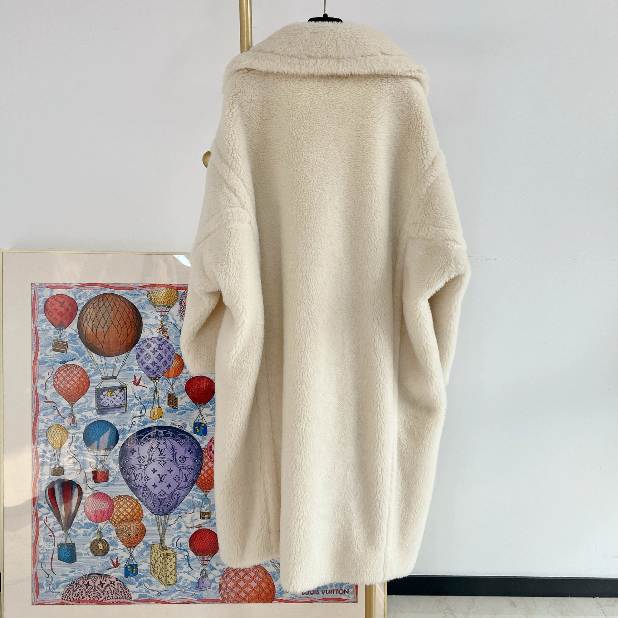 Max Mara Maxmara White Teddy Coat S 8705 Size S / US 4 / IT 40 - 2 Thumbnail