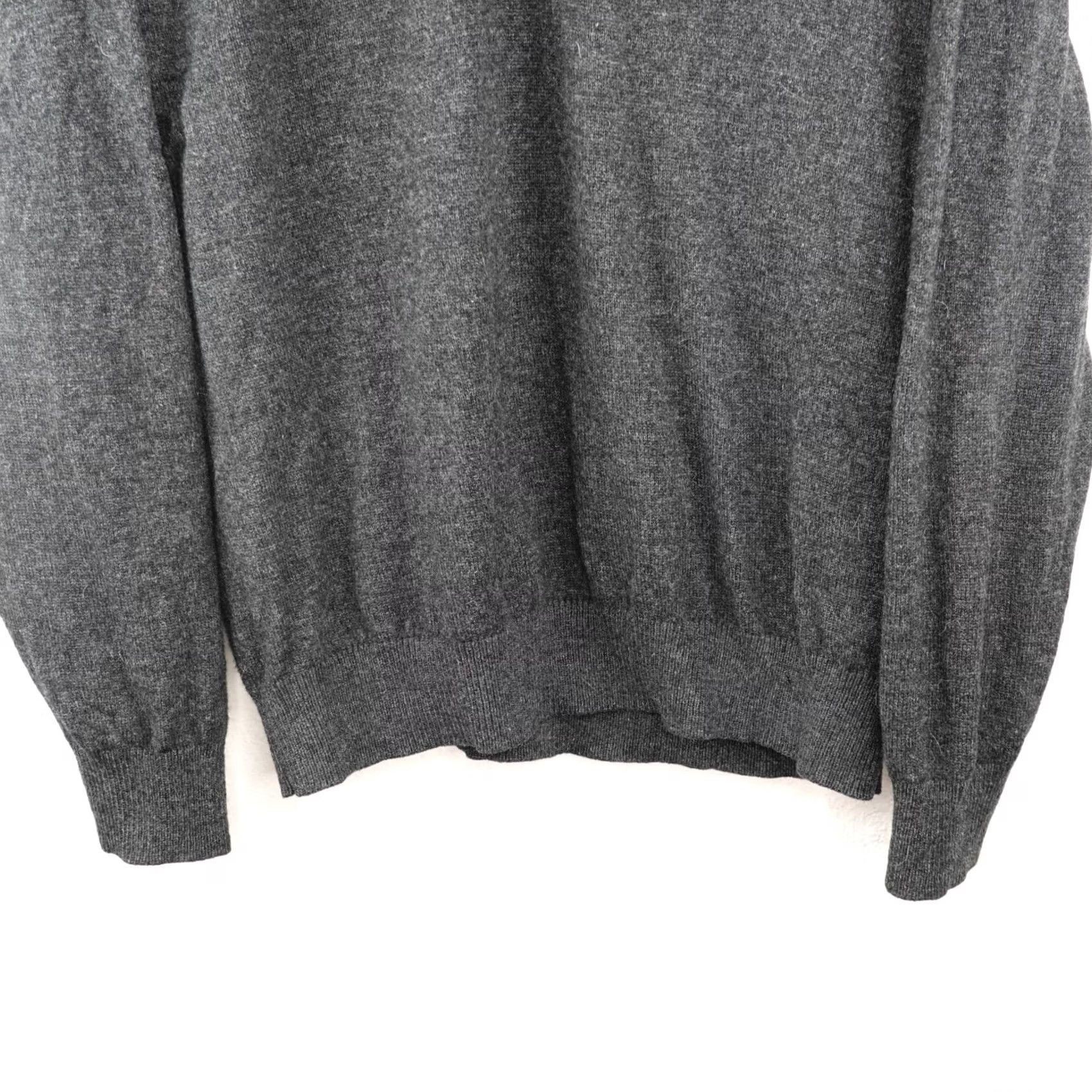 Vintage VINTAGE Woolrich Pullover Sweater Dark Gray L Wool V-Neck Long Sleeve Men’s 90s Classic Dad Preppy Lightweight Knit Regular Fit Size L Size US L / EU 52-54 / 3 - 2 Thumbnail