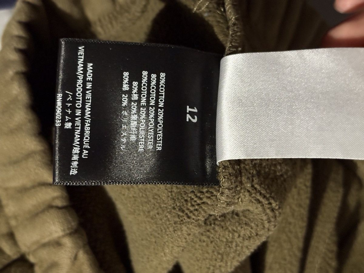 Essentials 26” FW24 Fear of God Essentials Sweatpants olive green khaki Size 26" / US 2 / IT 38 - 8 Thumbnail